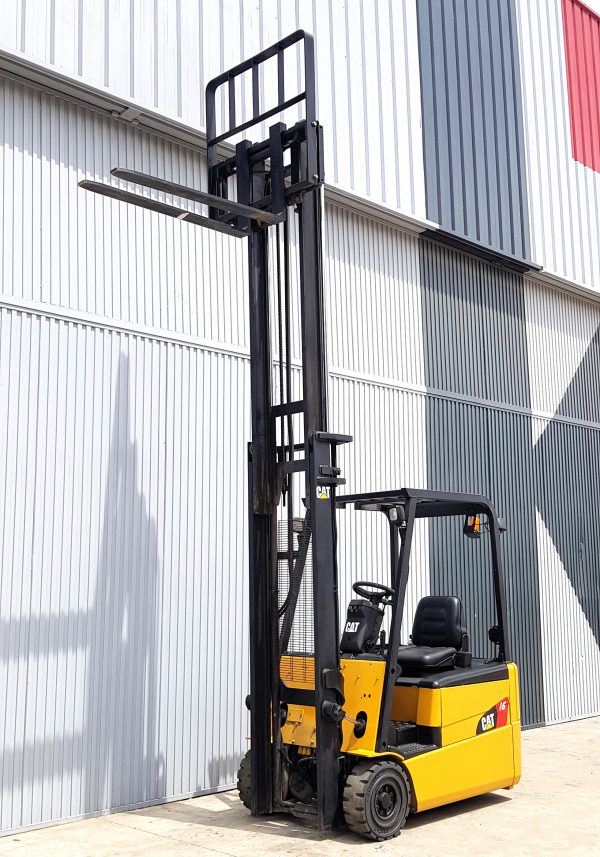 CARRETILLA ELEVADORA CATERPILLAR SEGUNDA MANO BATERÍA 90% - Imagen 5