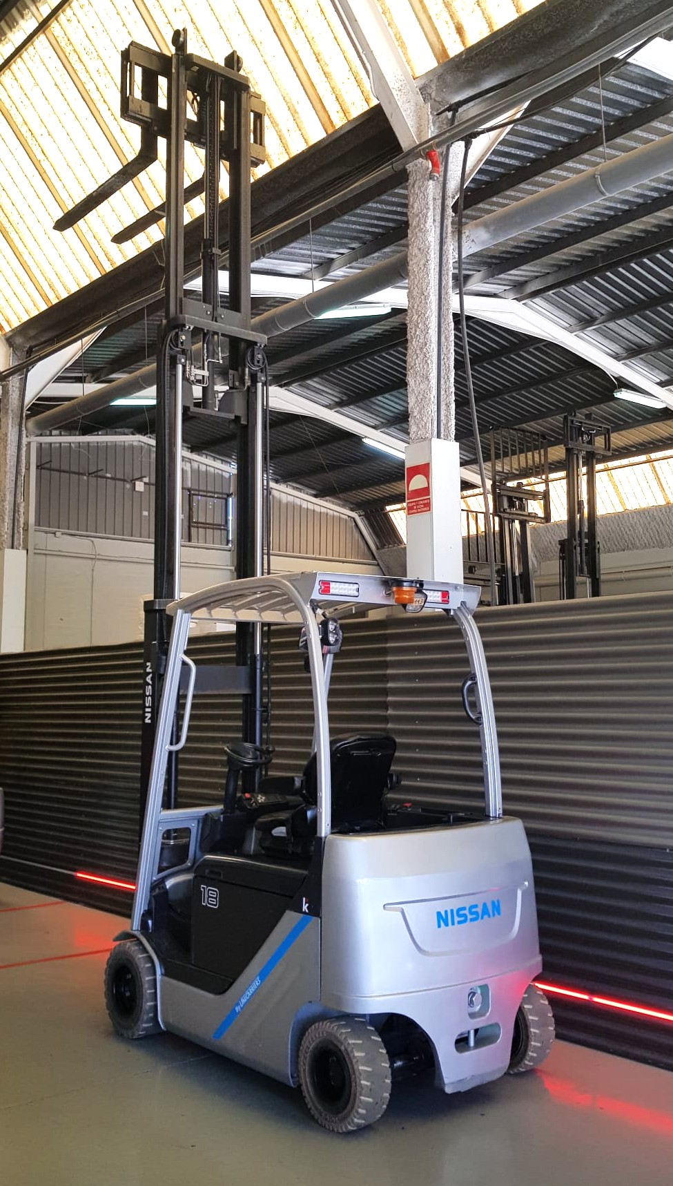 CARRETILLA ELEVADORA SEGUNDA MANO NISSAN BATERÍA NUEVA - Imagen 5