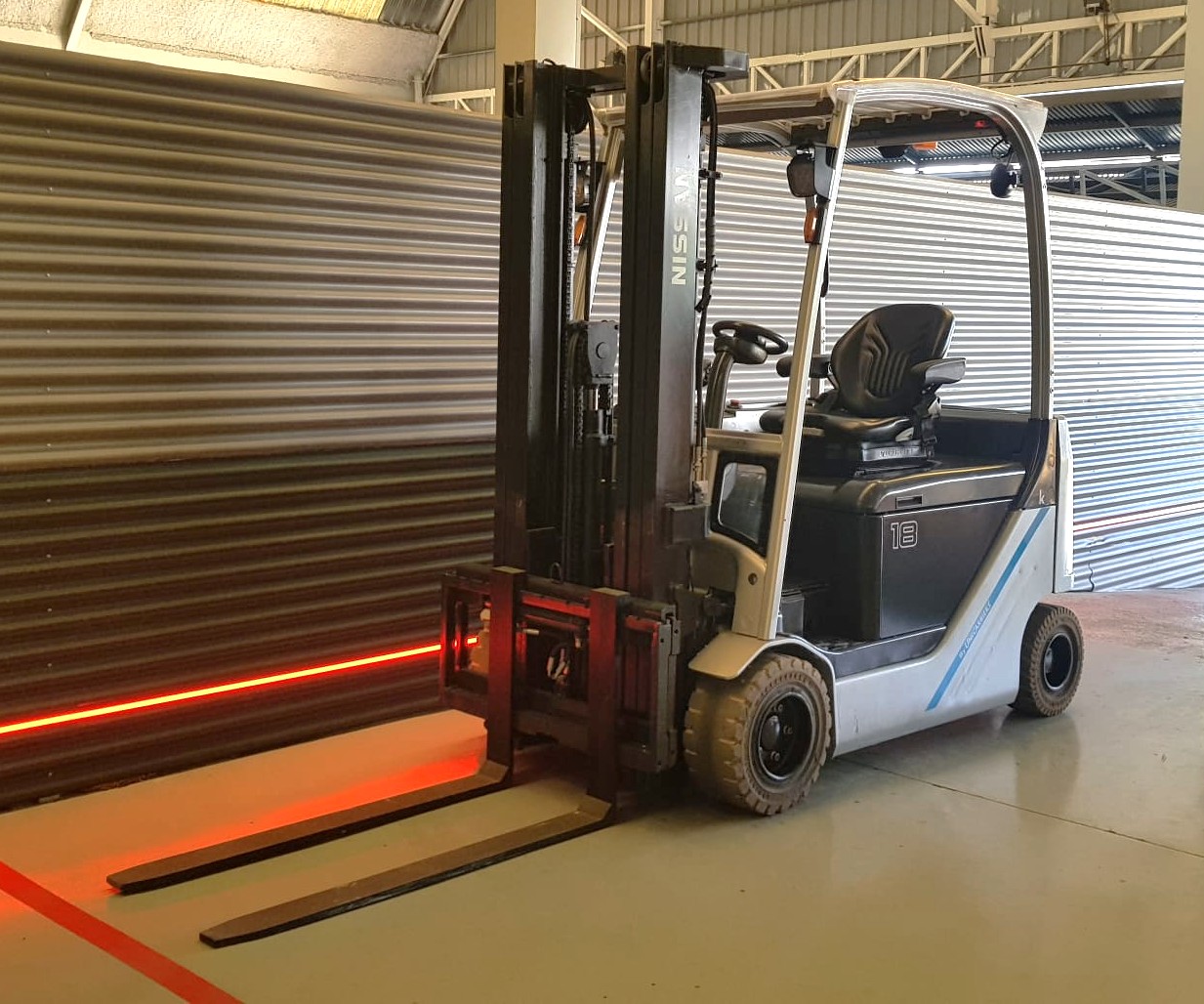 CARRETILLA ELEVADORA SEGUNDA MANO NISSAN BATERÍA NUEVA - Imagen 2