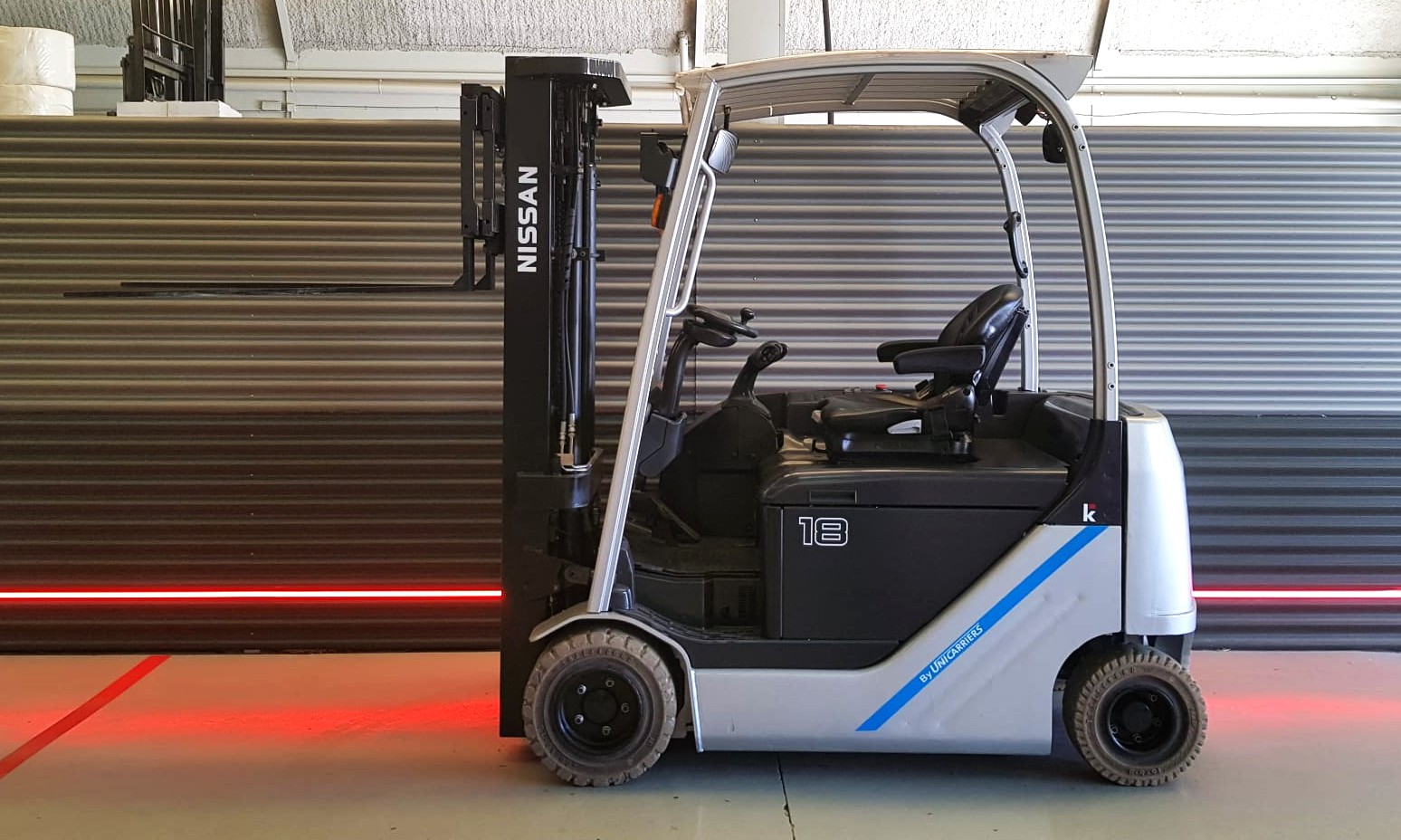 CARRETILLA ELEVADORA SEGUNDA MANO NISSAN BATERÍA NUEVA - Imagen 4