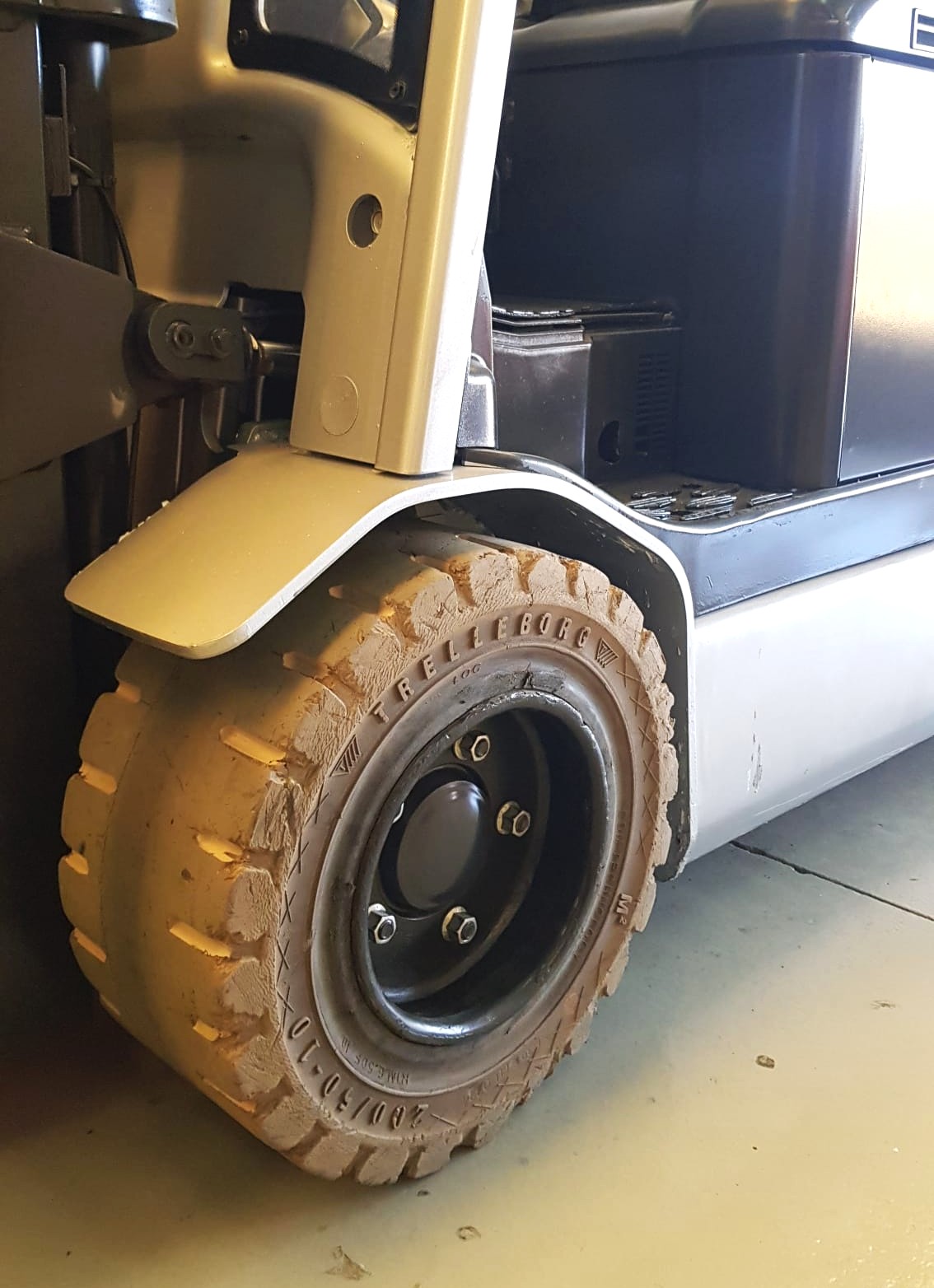 CARRETILLA ELEVADORA SEGUNDA MANO NISSAN BATERÍA NUEVA - Imagen 7