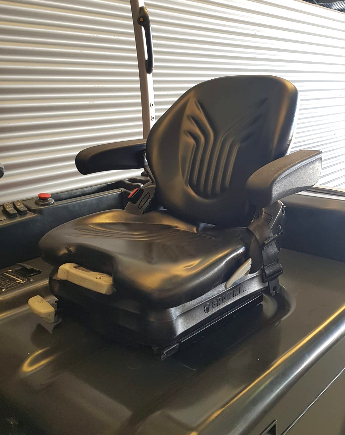 CARRETILLA ELEVADORA SEGUNDA MANO NISSAN BATERÍA NUEVA - Imagen 8