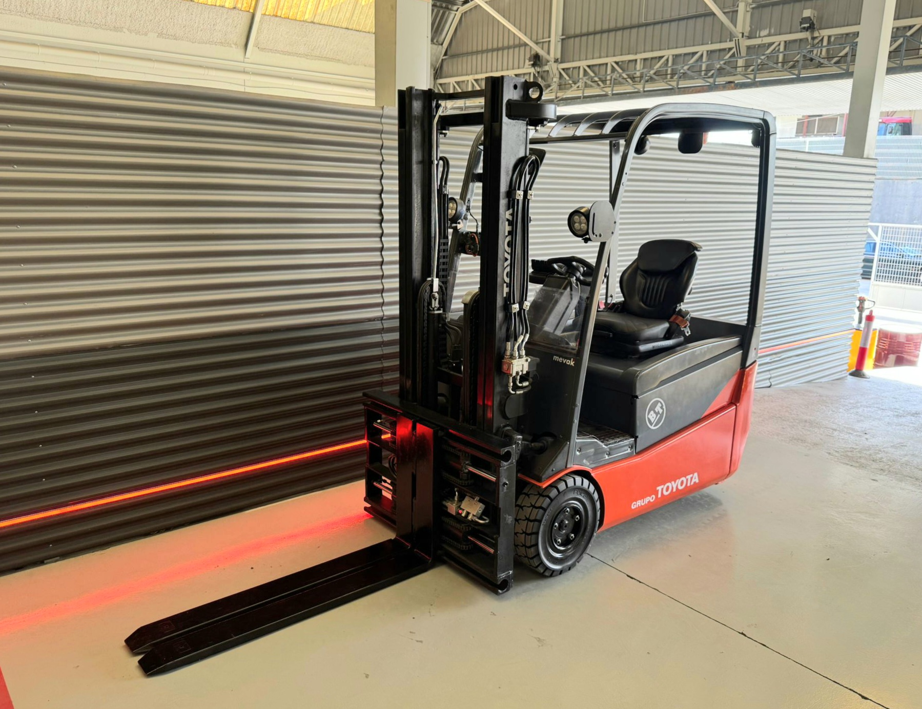 CARRETILLA ELEVADORA SEGUNDA MANO BT BATERÍA 91% - Imagen 3