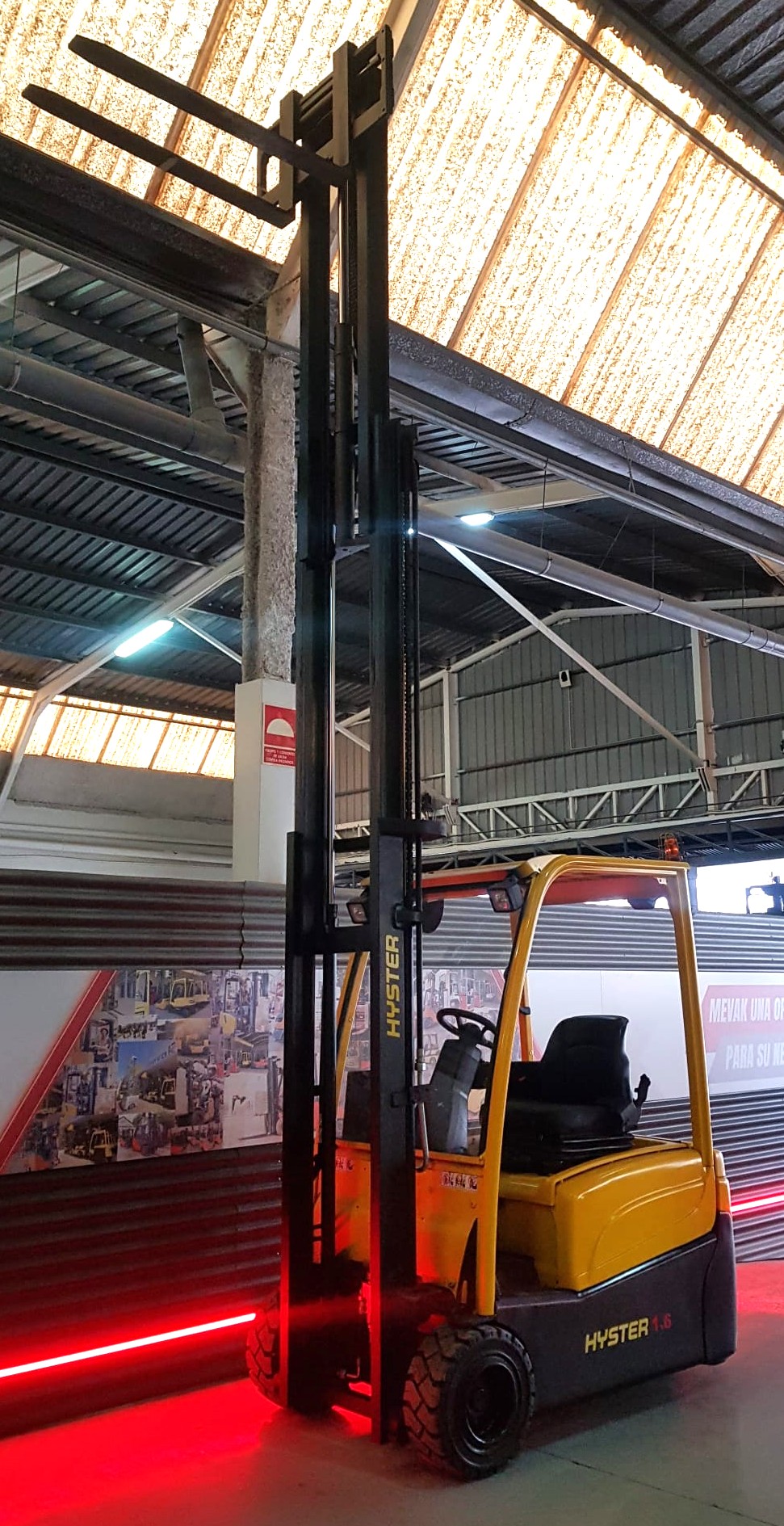 CARRETILLA ELEVADORA OCASION HYSTER BATERIA NUEVA - Imagen 6