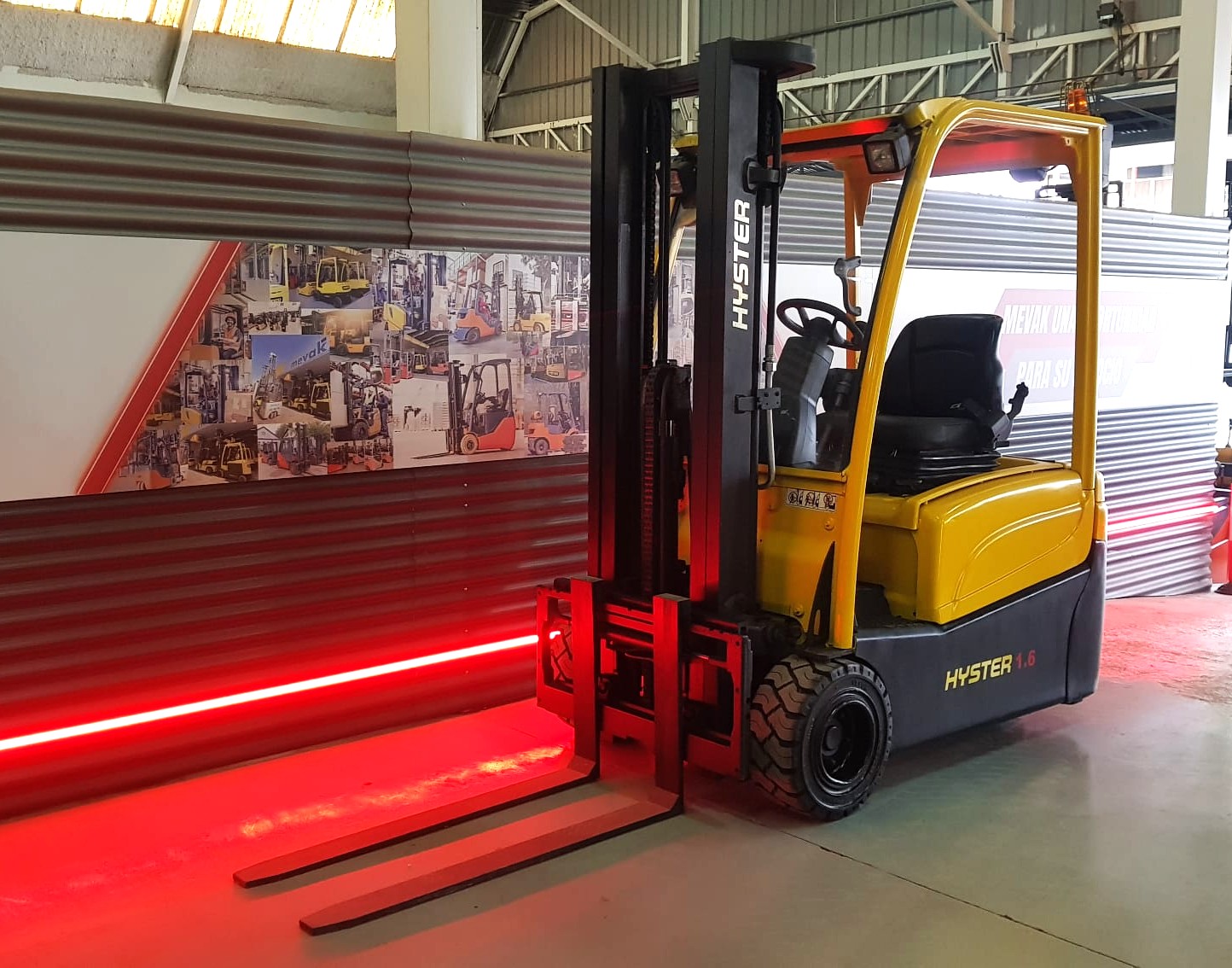 CARRETILLA ELEVADORA OCASION HYSTER BATERIA NUEVA - Imagen 2