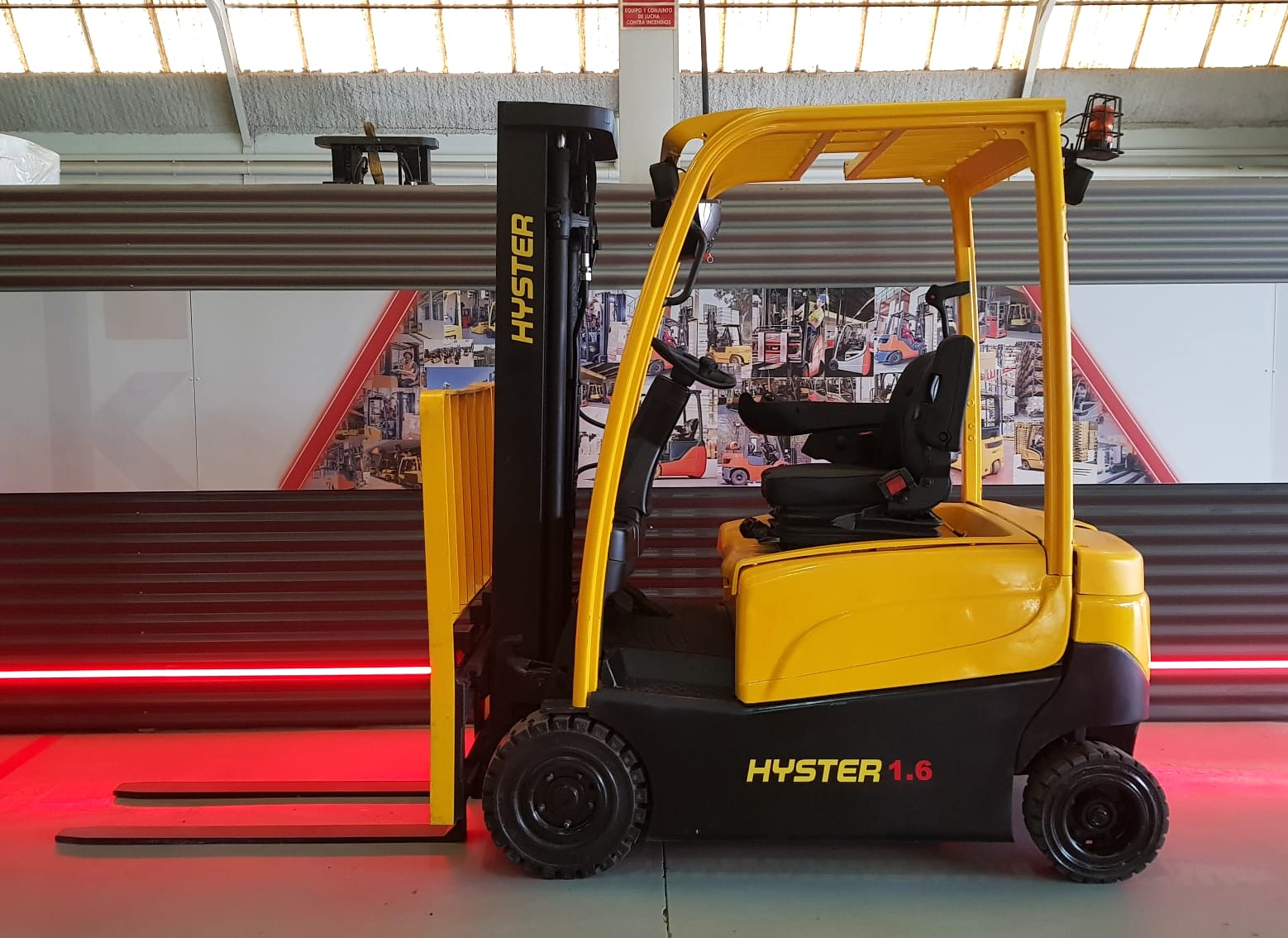 CARRETILLA ELEVADORA USADA HYSTER BATERIA 91% - Imagen 3