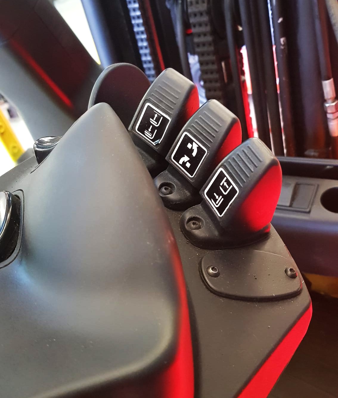 CARRETILLA ELEVADORA USADA HYSTER BATERIA 91% - Imagen 9