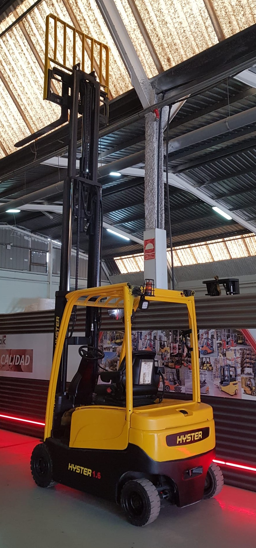 CARRETILLA ELEVADORA USADA HYSTER BATERIA 91% - Imagen 6