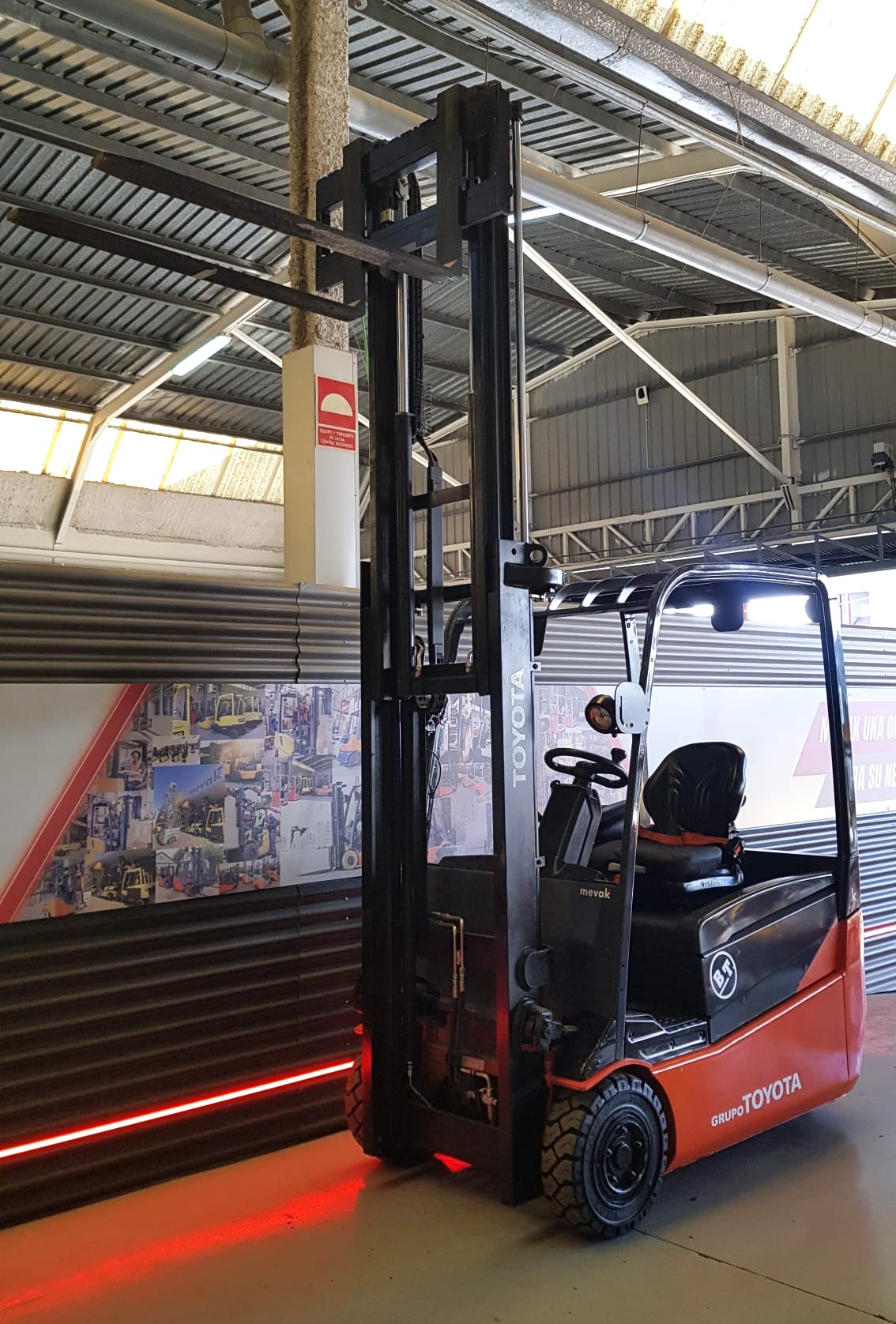 CARRETILLA ELEVADORA BT SEGUNDA MANO BATERÍA 93% - Imagen 5