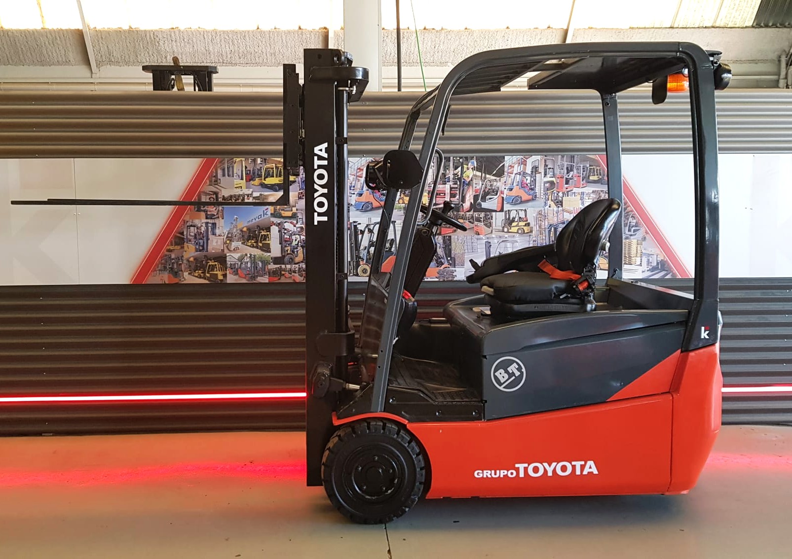 CARRETILLA ELEVADORA BT SEGUNDA MANO BATERÍA 93% - Imagen 4