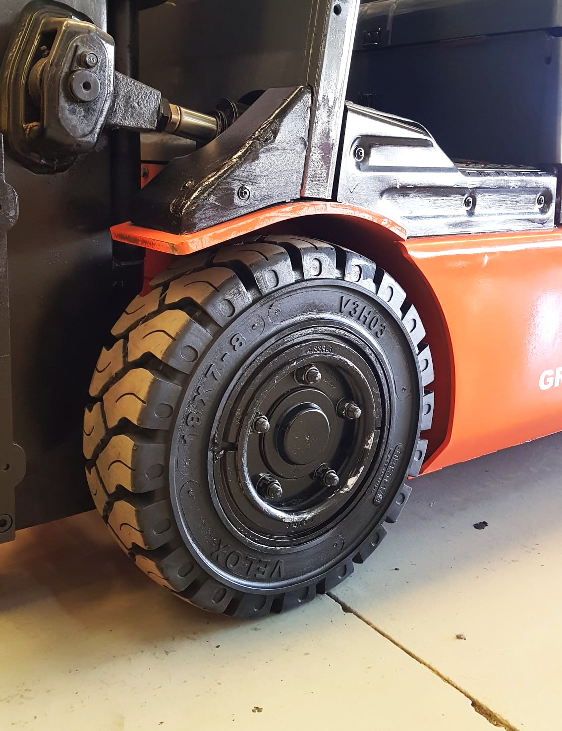 CARRETILLA ELEVADORA BT SEGUNDA MANO BATERÍA 93% - Imagen 7