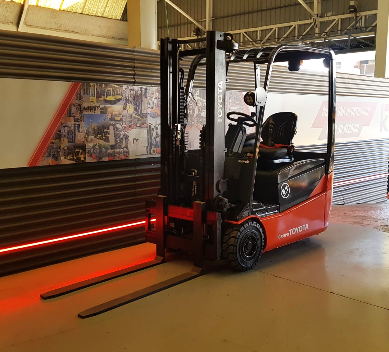 CARRETILLA ELEVADORA BT SEGUNDA MANO BATERÍA 93% - Imagen 2