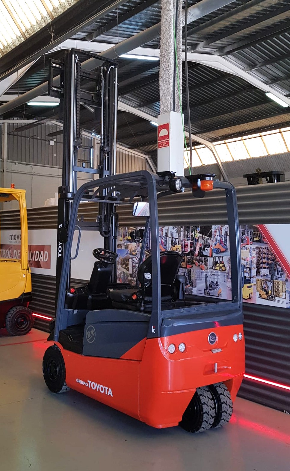 CARRETILLA ELEVADORA BT SEGUNDA MANO BATERÍA 93% - Imagen 6