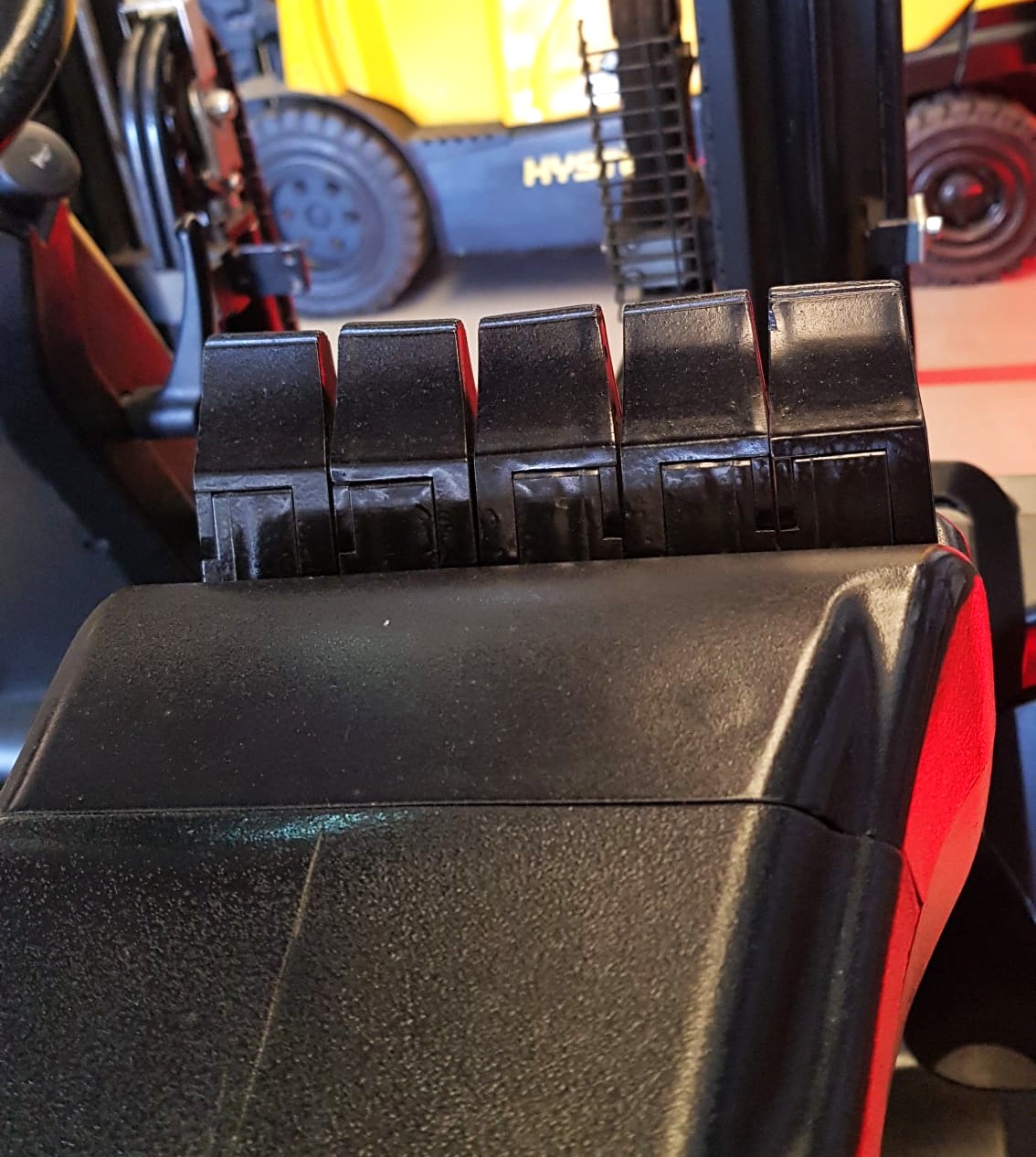 CARRETILLA ELEVADORA OCASION BT BATERÍA 93% - Imagen 7