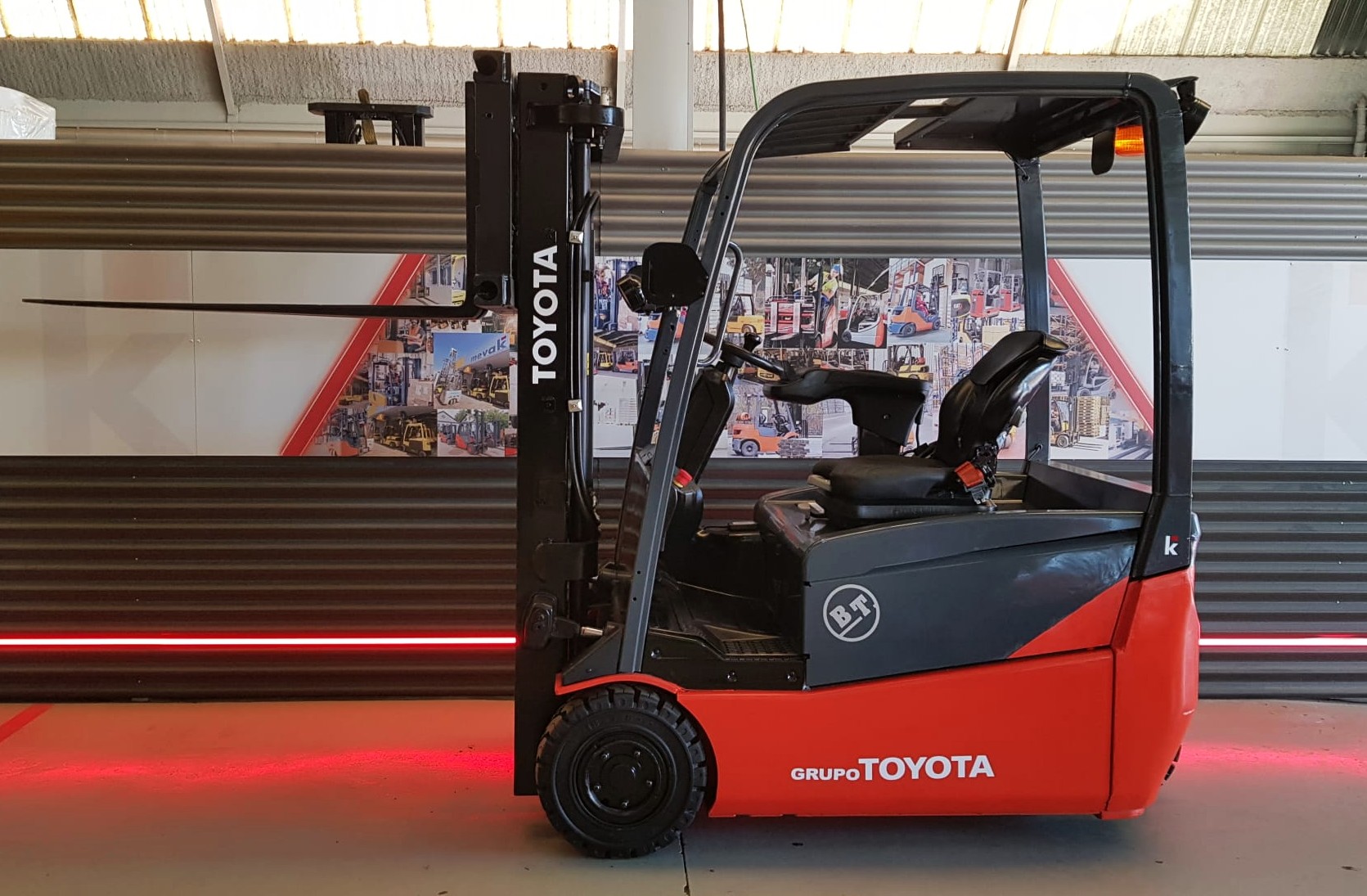 CARRETILLA ELEVADORA OCASION BT BATERÍA 93% - Imagen 4