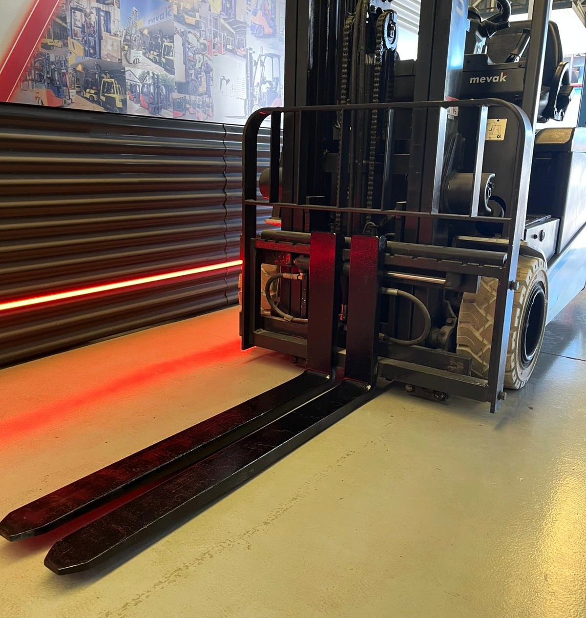 CARRETILLA ELEVADORA USADA NISSAN BATERIA NUEVA - Imagen 7