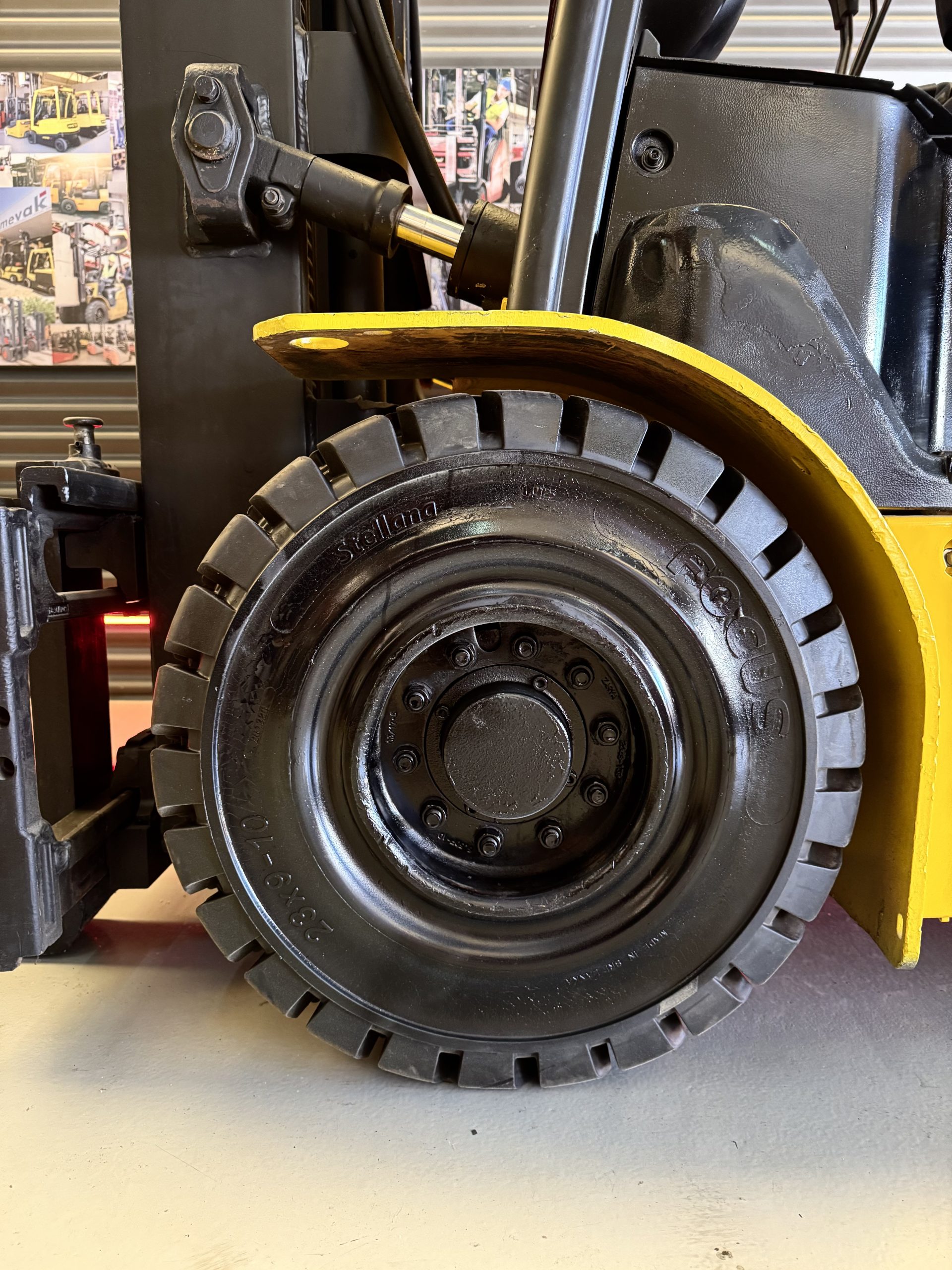 CARRETILLA ELEVADORA OCASION HYUNDAI BATERIA NUEVA - Imagen 6