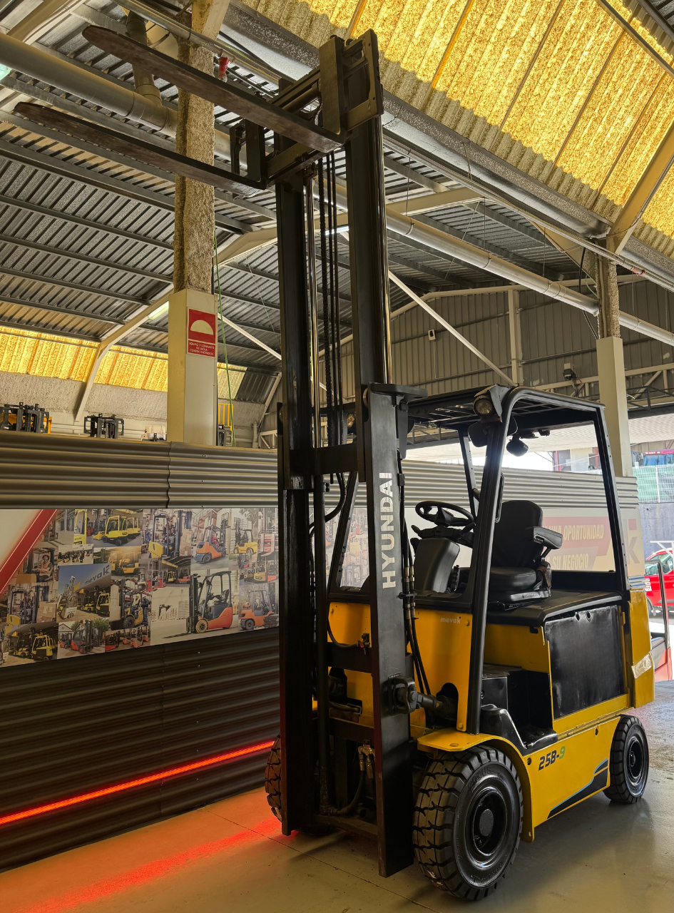 CARRETILLA ELEVADORA OCASION HYUNDAI BATERIA NUEVA - Imagen 4