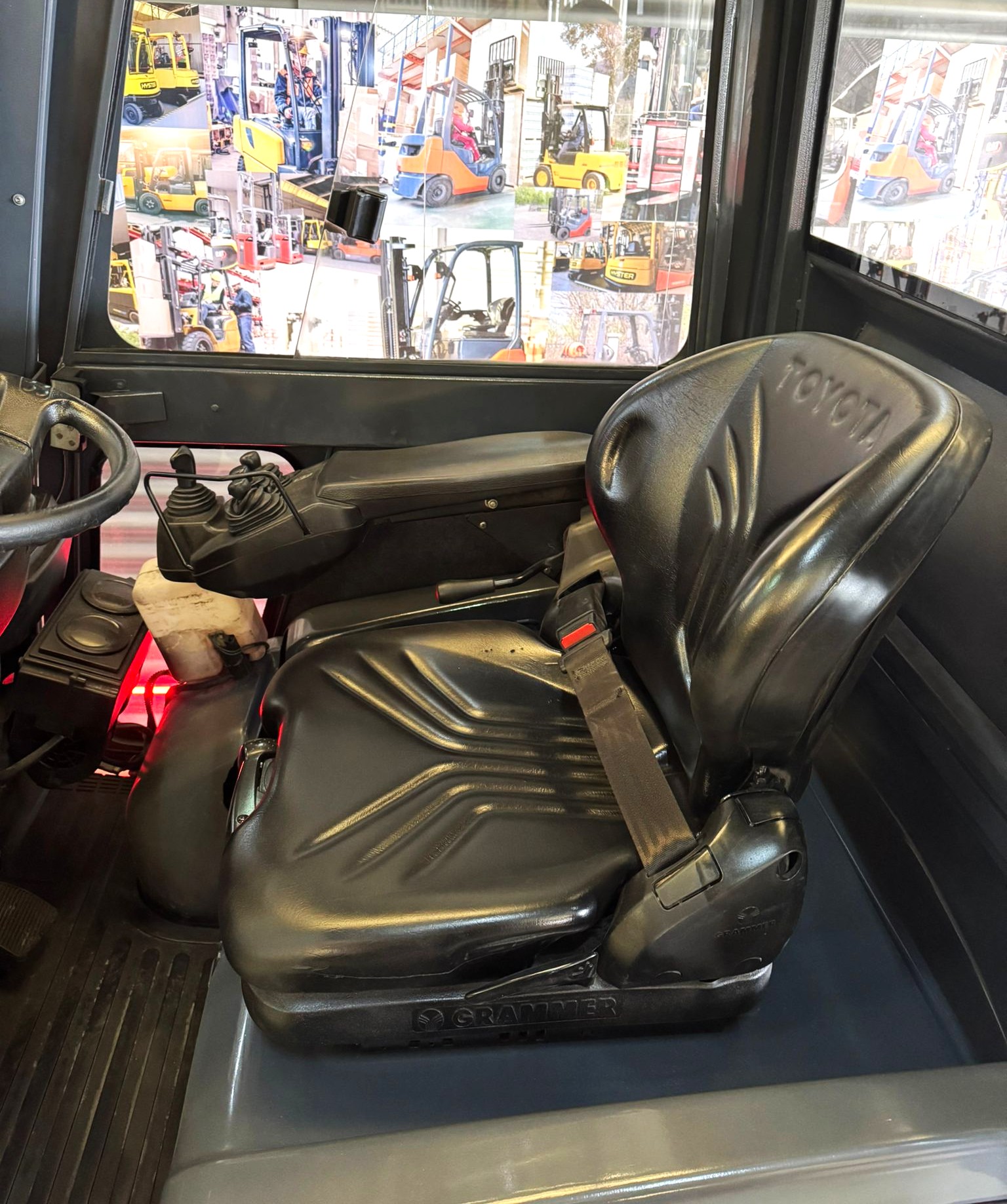 CARRETILLA ELEVADORA USADA TOYOTA BATERIA 89% VERIFICADA POR LEVATIO - Imagen 6