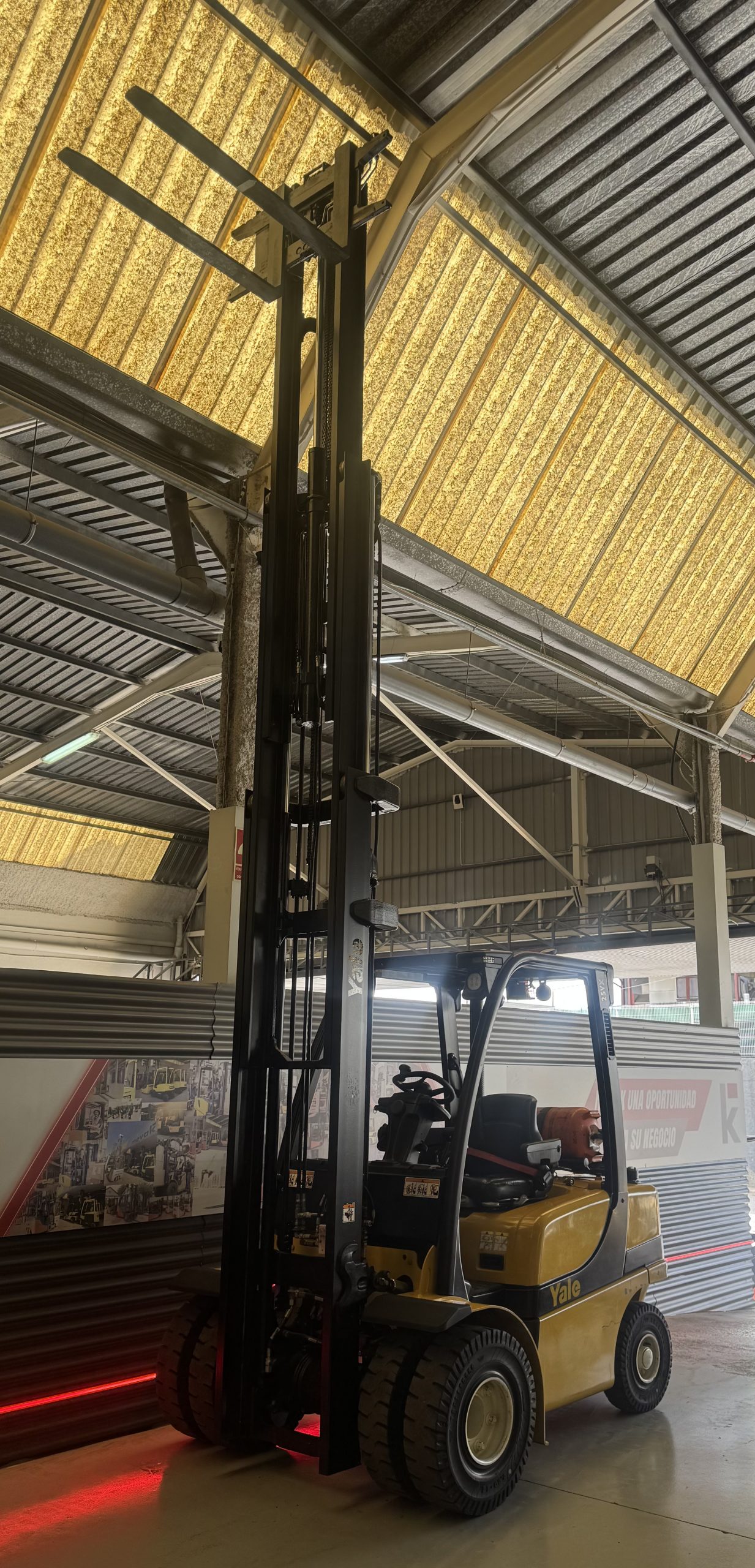 CARRETILLA ELEVADORA USADA GAS YALE - Imagen 6