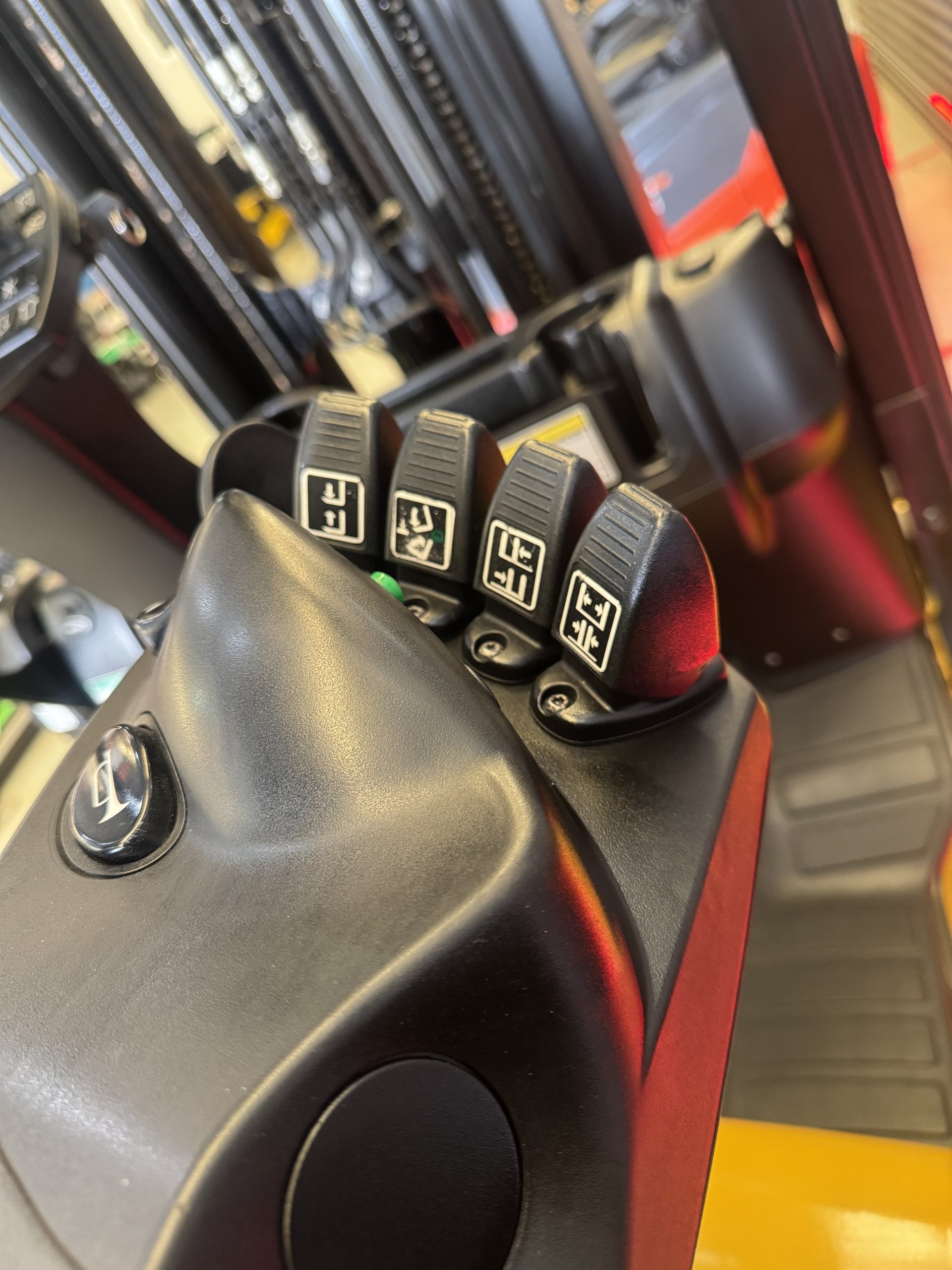 CARRETILLA ELEVADORA USADA GAS YALE - Imagen 9