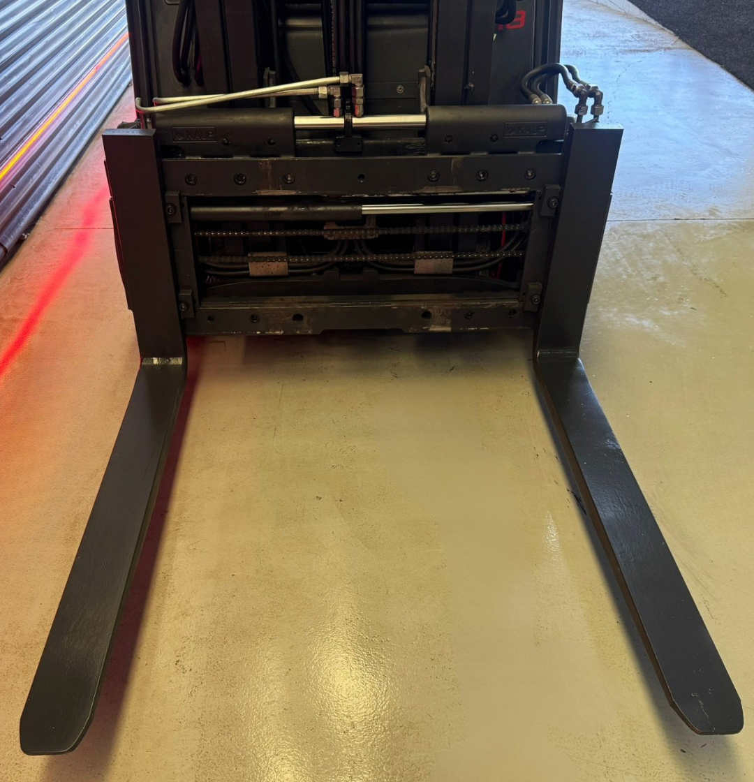 CARRETILLA ELEVADORA USADA LINDE BATERÍA 95% VERIFICADA POR LEVATIO - Imagen 4