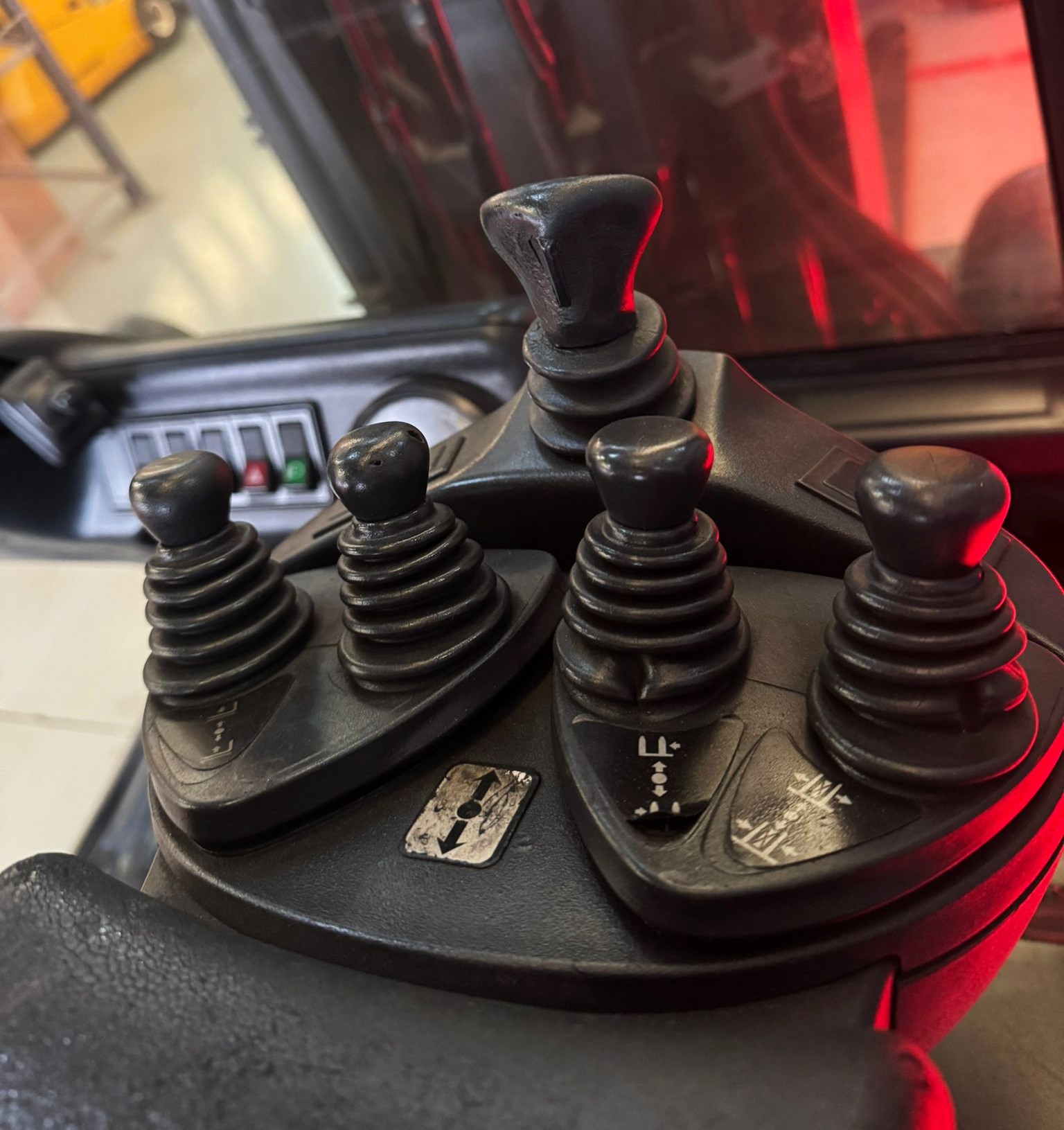 CARRETILLA ELEVADORA USADA LINDE BATERIA 95% VERIFICADA POR LEVATIO - Imagen 8