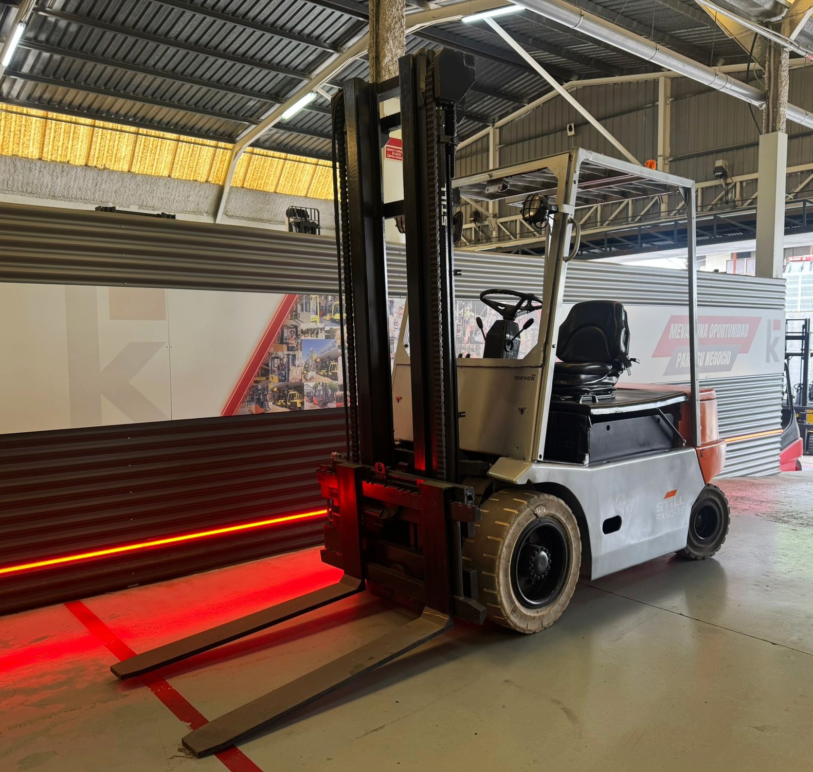 CARRETILLA ELEVADORA STILL SEGUNDA MANO BATERÍA NUEVA - Imagen 3