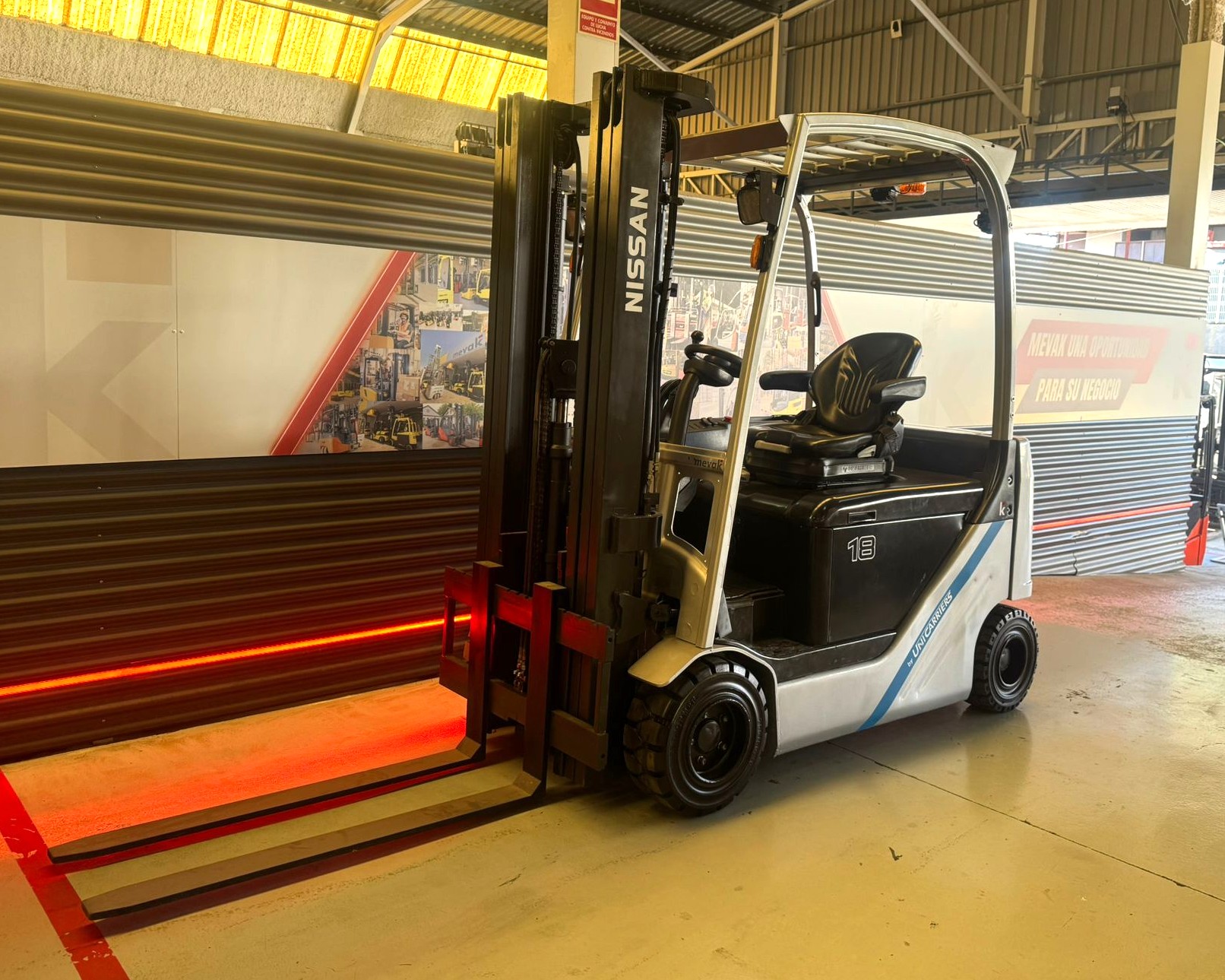 CARRETILLA ELEVADORA OCASION NISSAN BATERIA 90% VERIFICADA POR LEVATIO - Imagen 4