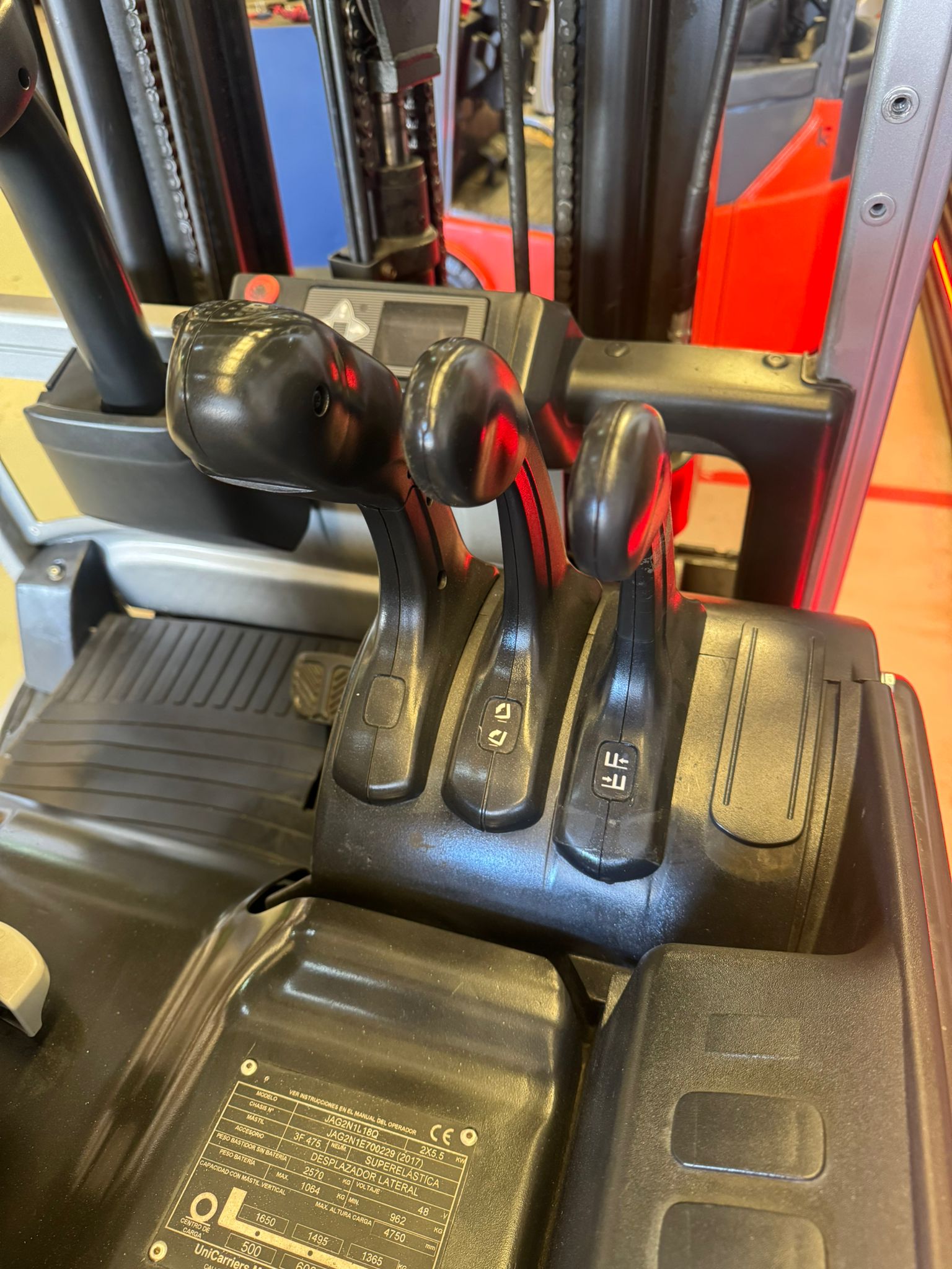 CARRETILLA ELEVADORA OCASION NISSAN BATERIA 90% VERIFICADA POR LEVATIO - Imagen 9