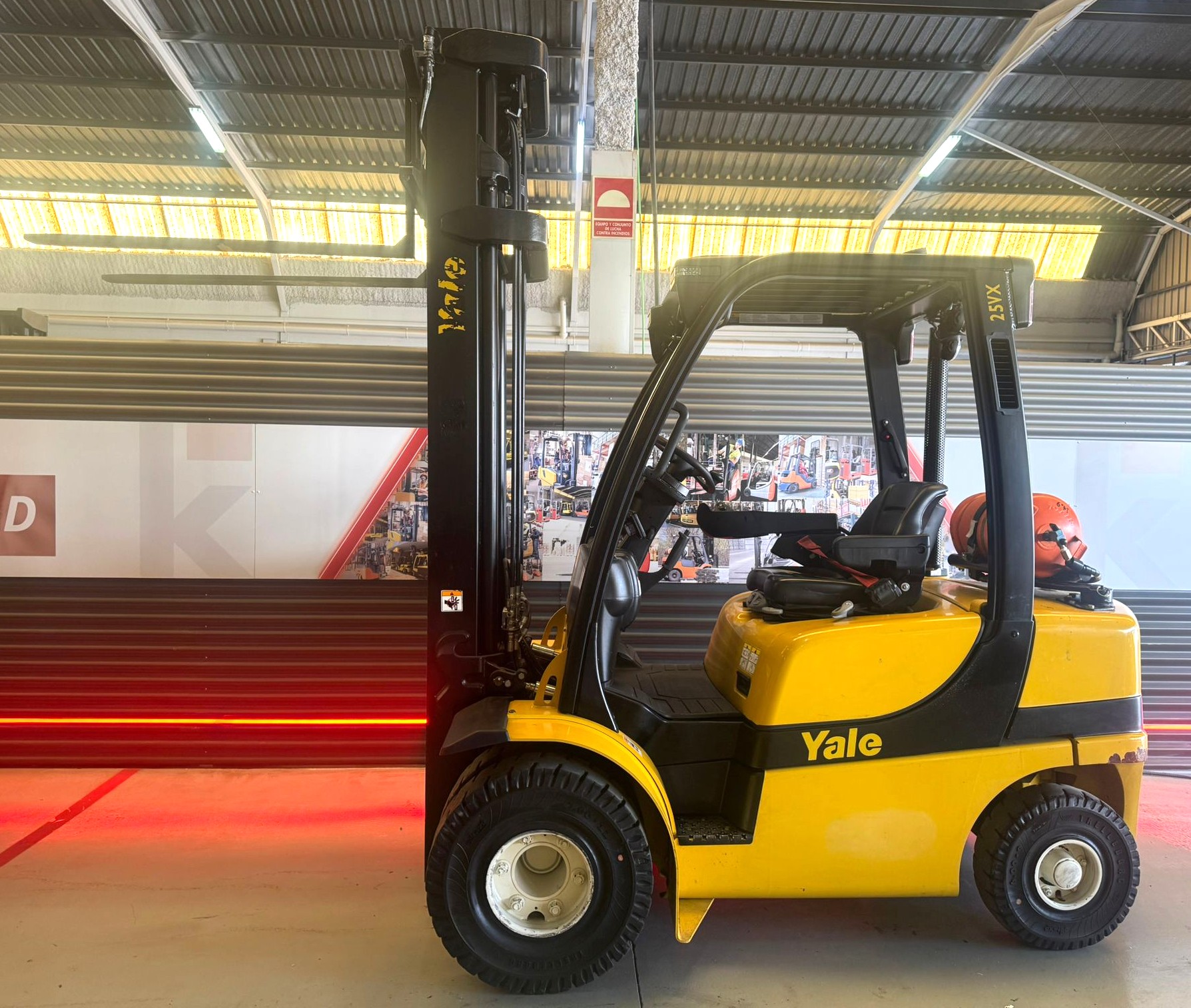 CARRETILLA ELEVADORA OCASION GAS YALE - Imagen 4