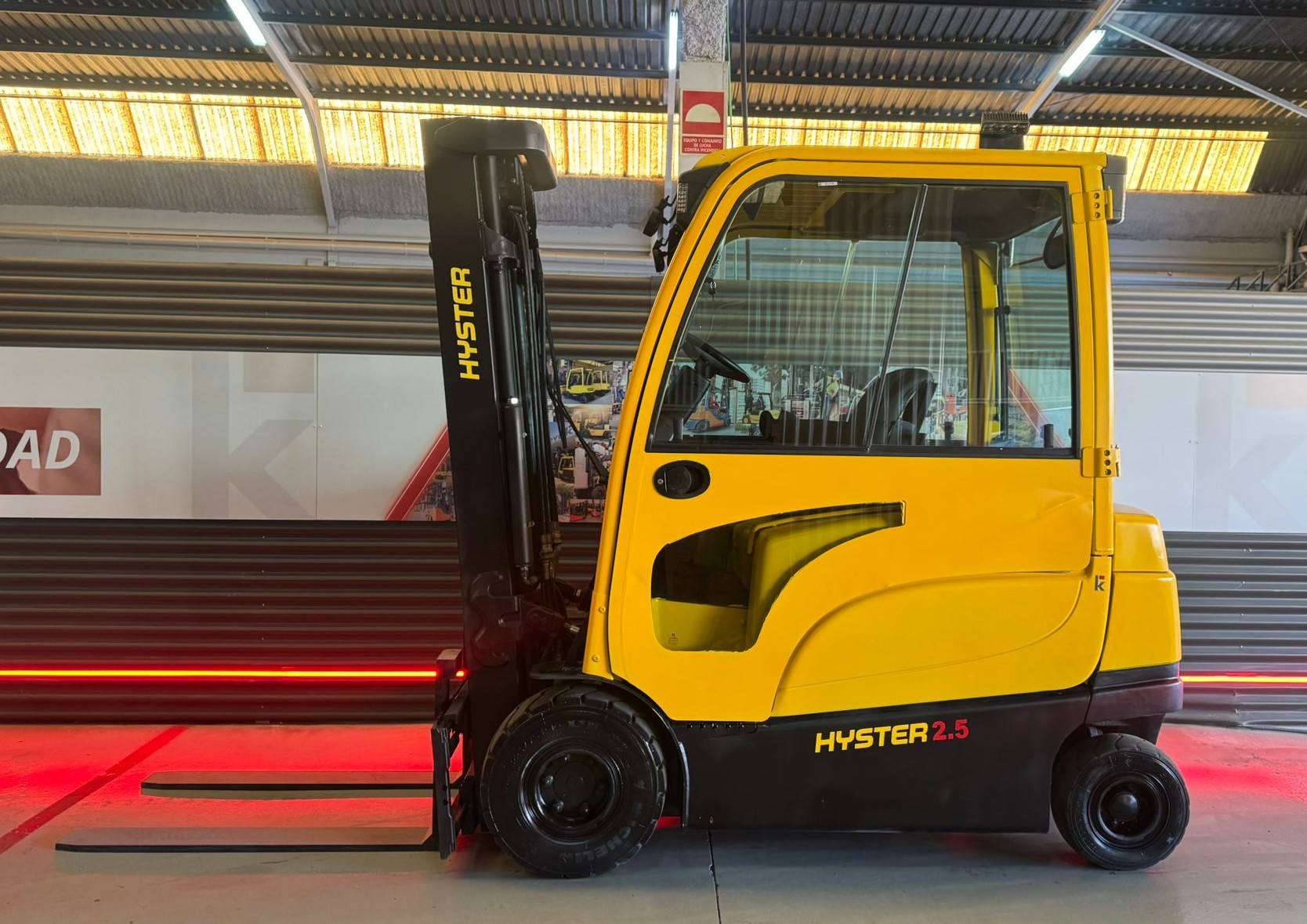 CARRETILLA ELEVADORA USADA HYSTER BATERÍA 92% VERIFICADA POR LEVATIO - Imagen 2