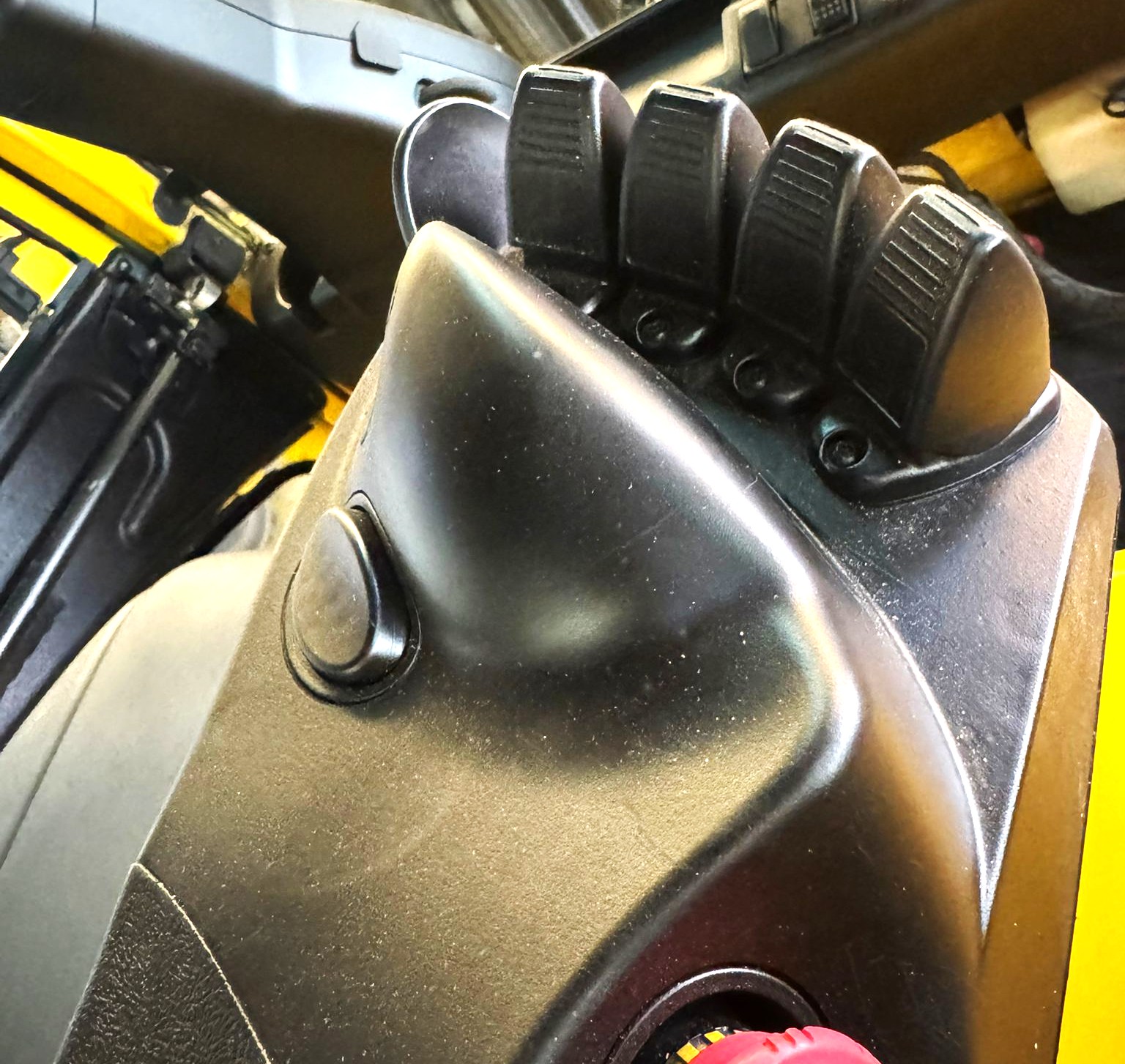 CARRETILLA ELEVADORA USADA HYSTER BATERÍA 92% VERIFICADA POR LEVATIO - Imagen 7