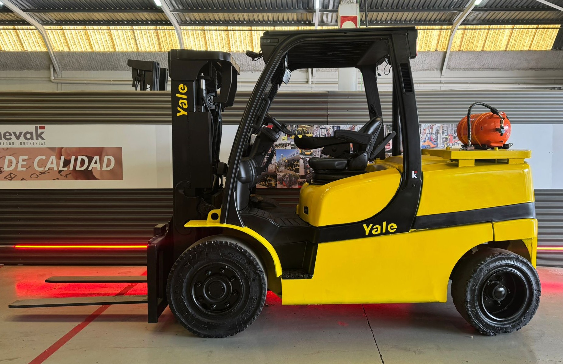 CARRETILLA ELEVADORA SEGUNDA MANO GAS YALE - Imagen 2