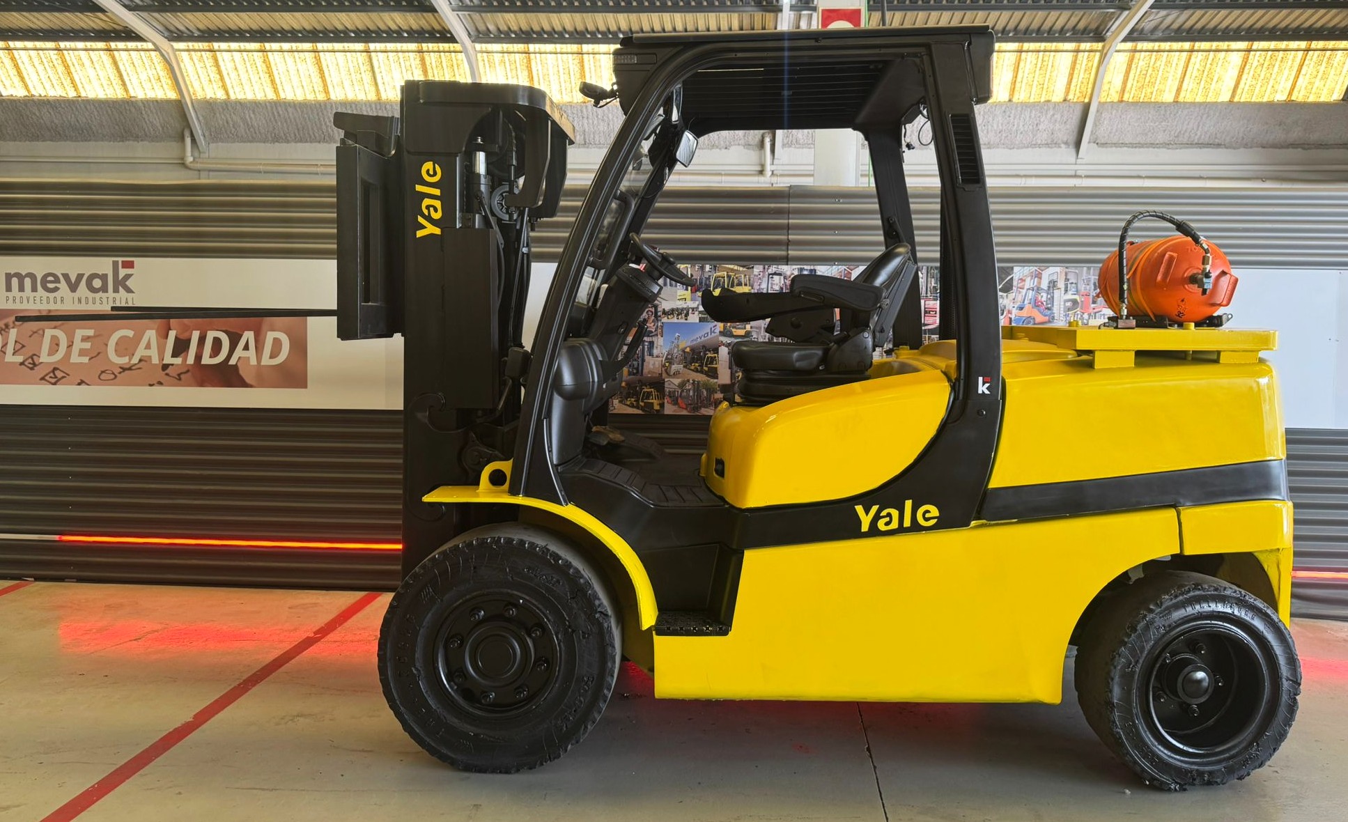 CARRETILLA ELEVADORA SEGUNDA MANO GAS YALE - Imagen 3