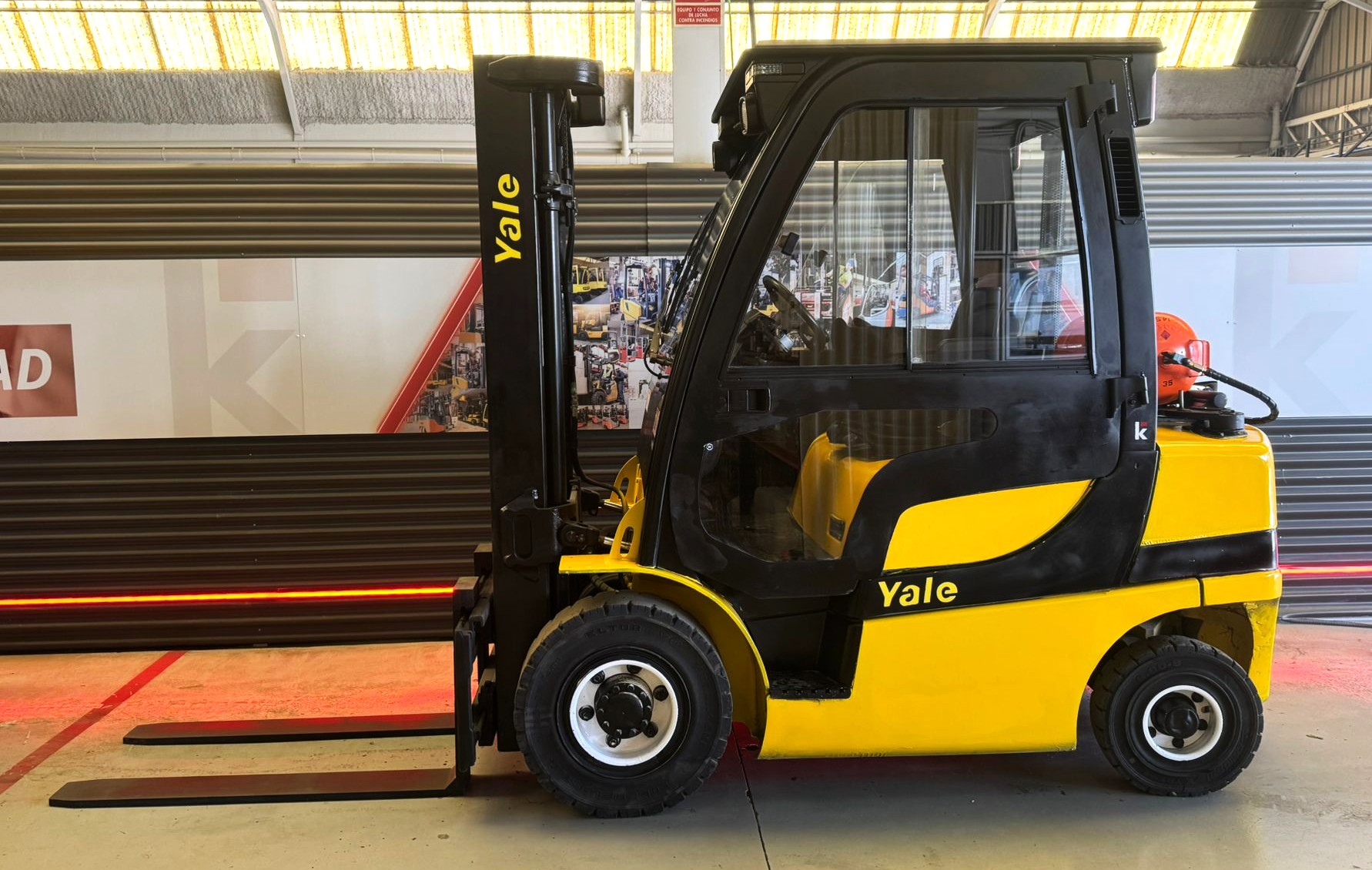 CARRETILLA ELEVADORA SEGUNDA MANO YALE GAS - Imagen 2