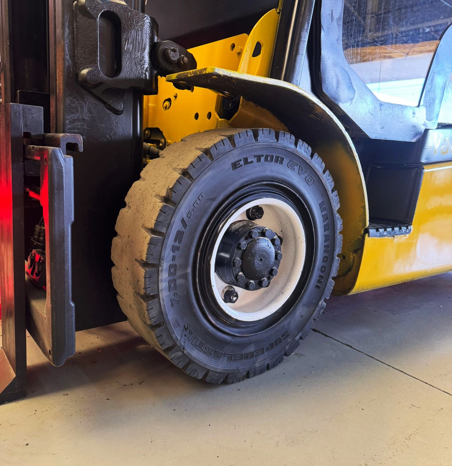 CARRETILLA ELEVADORA SEGUNDA MANO YALE GAS - Imagen 6