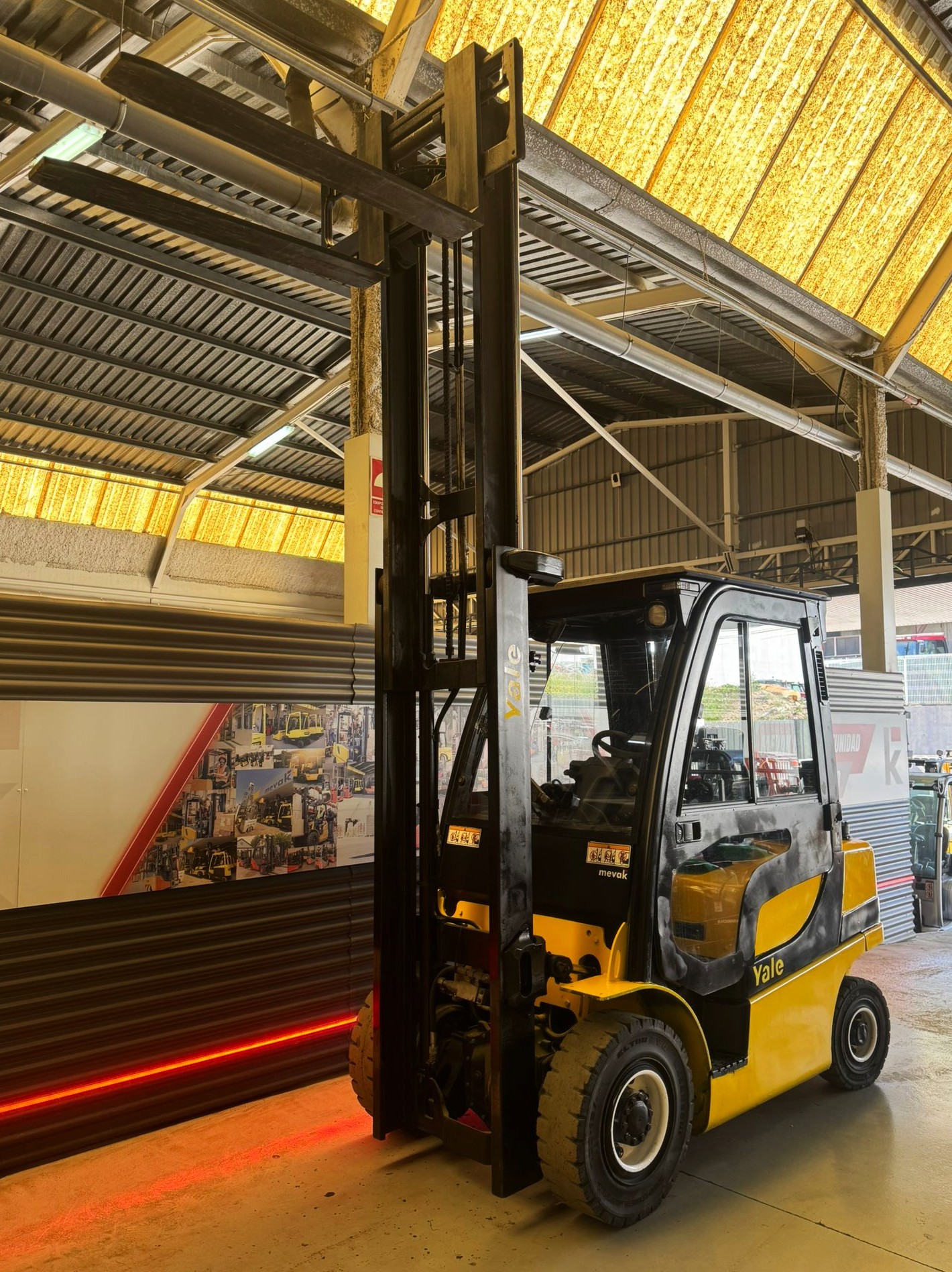 CARRETILLA ELEVADORA SEGUNDA MANO YALE GAS - Imagen 4