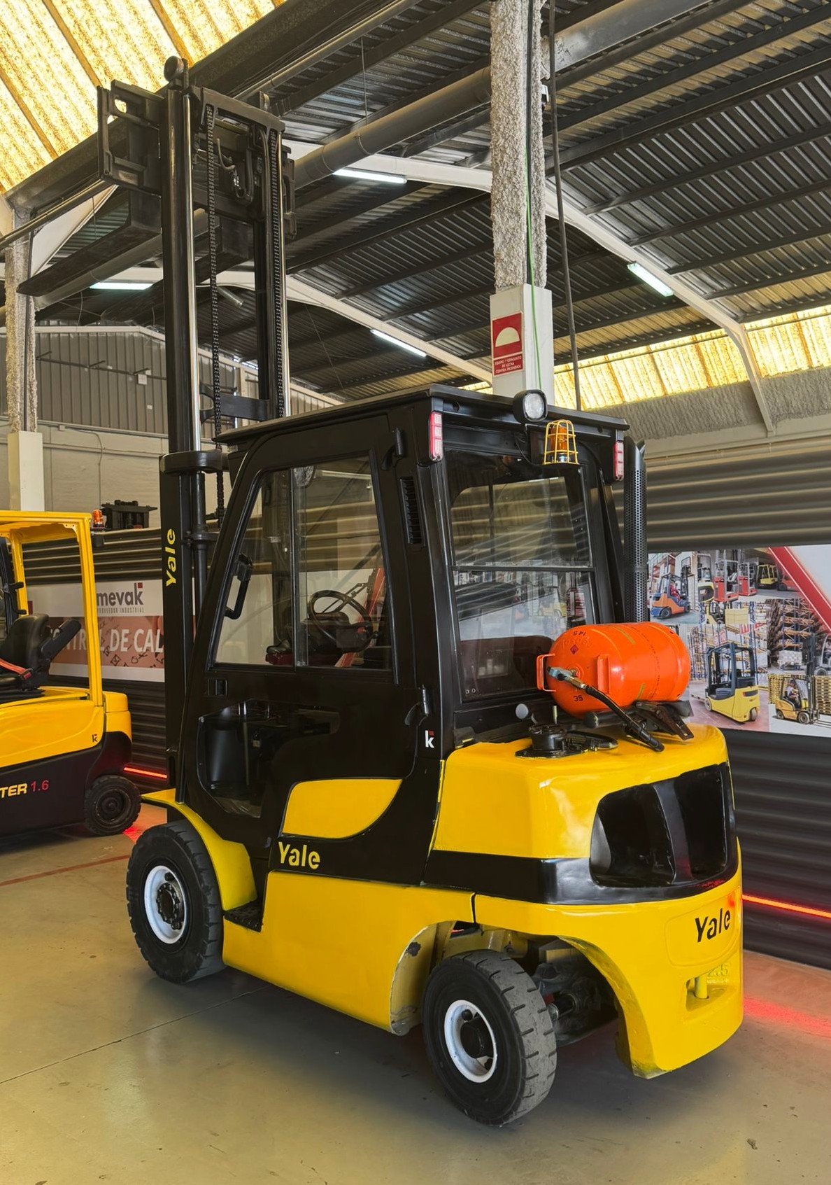 CARRETILLA ELEVADORA SEGUNDA MANO YALE GAS - Imagen 5