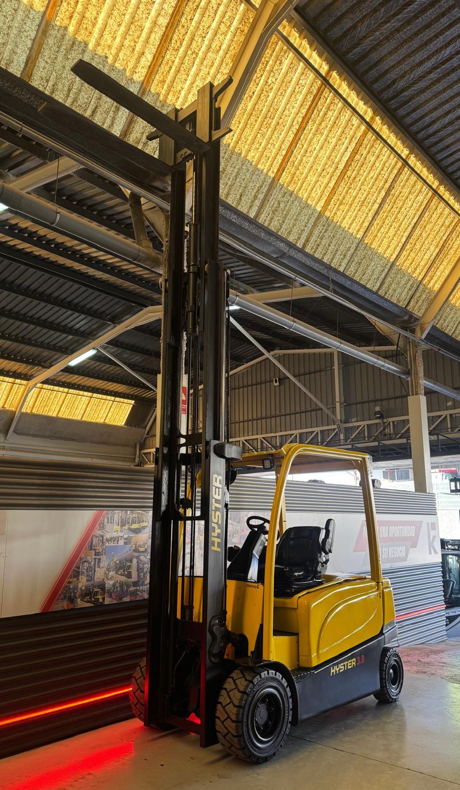 CARRETILLA ELEVADORA USADA HYSTER BATERIA NUEVA - Imagen 6