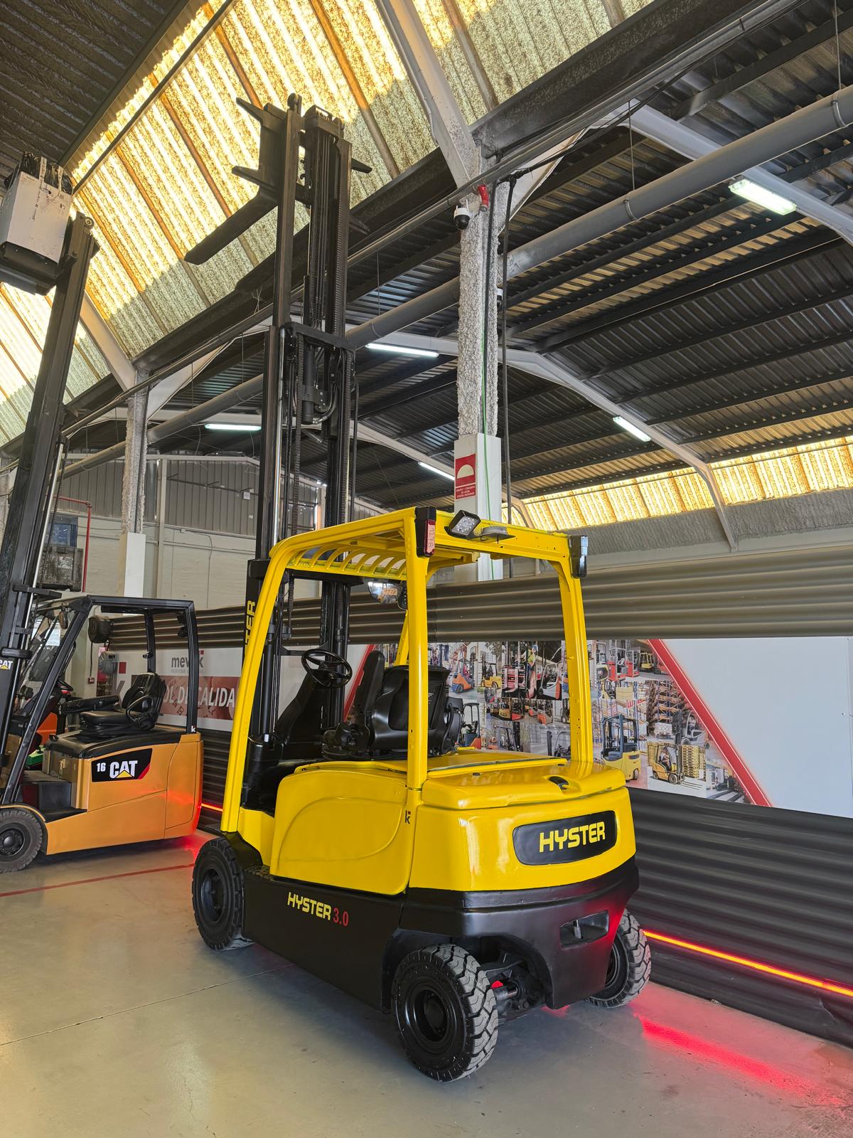 CARRETILLA ELEVADORA USADA HYSTER BATERIA NUEVA - Imagen 5