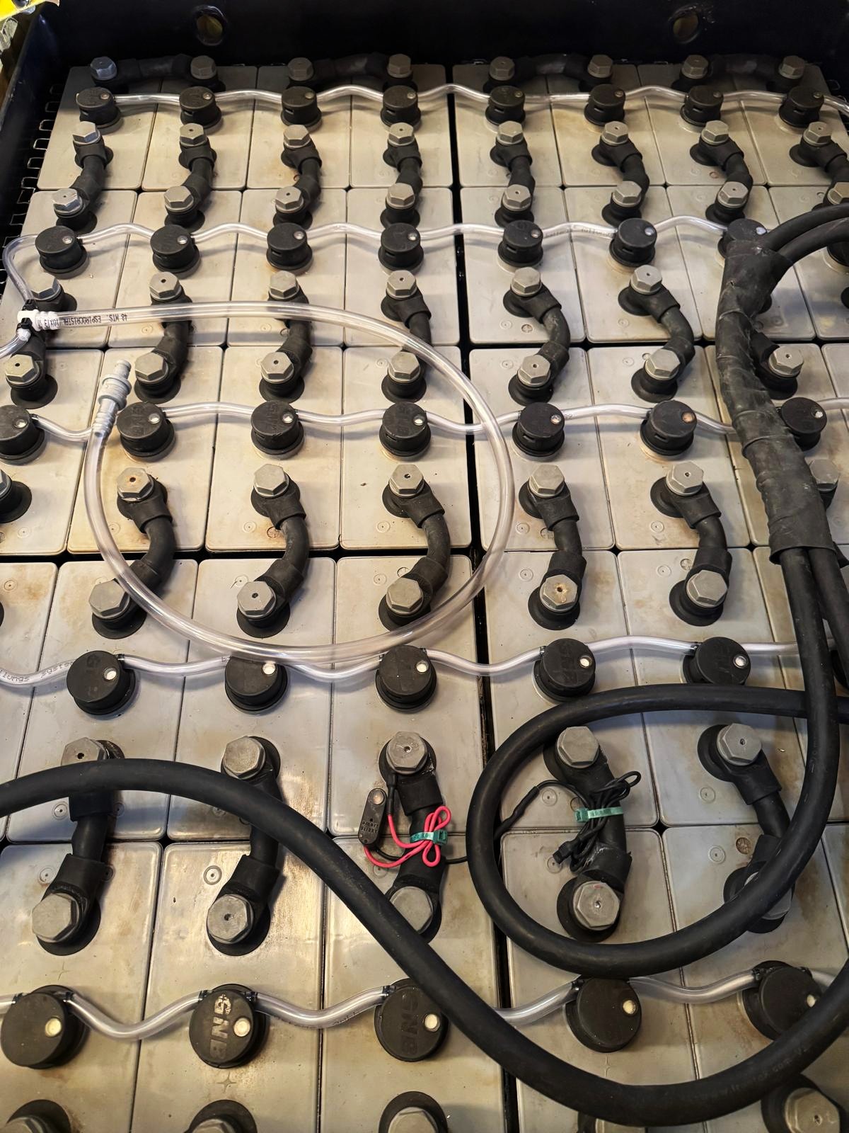 CARRETILLA ELEVADORA USADA HYSTER BATERIA NUEVA - Imagen 10