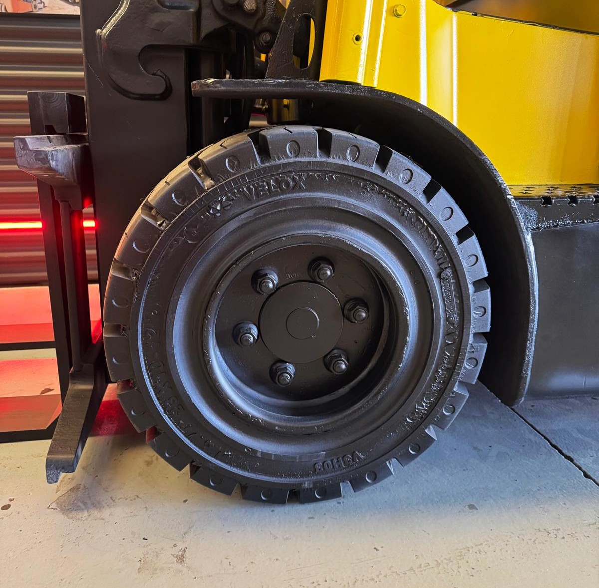 CARRETILLA ELEVADORA USADA HYSTER BATERIA NUEVA - Imagen 7