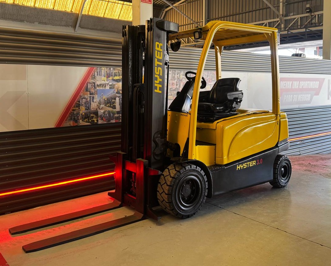 CARRETILLA ELEVADORA USADA HYSTER BATERIA NUEVA - Imagen 4