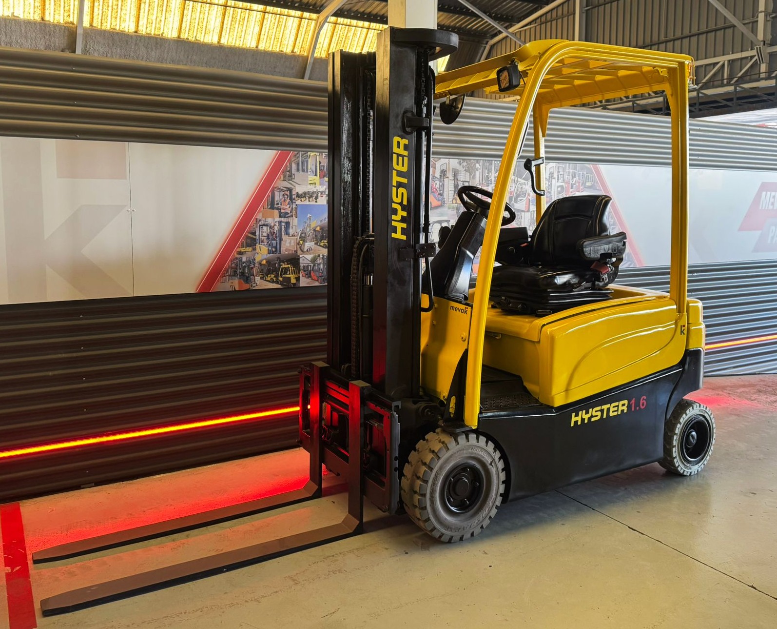 CARRETILLA ELEVADORA USADA BATERIA 92% VERIFICADA POR LEVATIO - Imagen 4