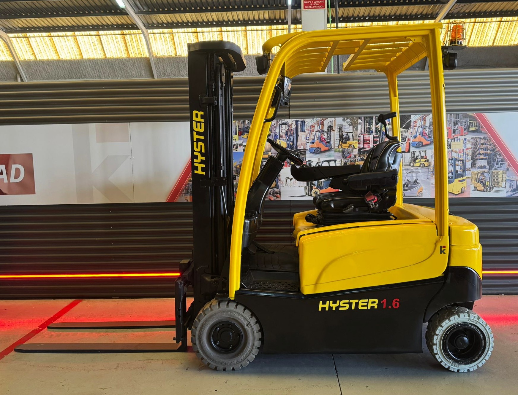 CARRETILLA ELEVADORA USADA BATERIA 92% VERIFICADA POR LEVATIO - Imagen 3