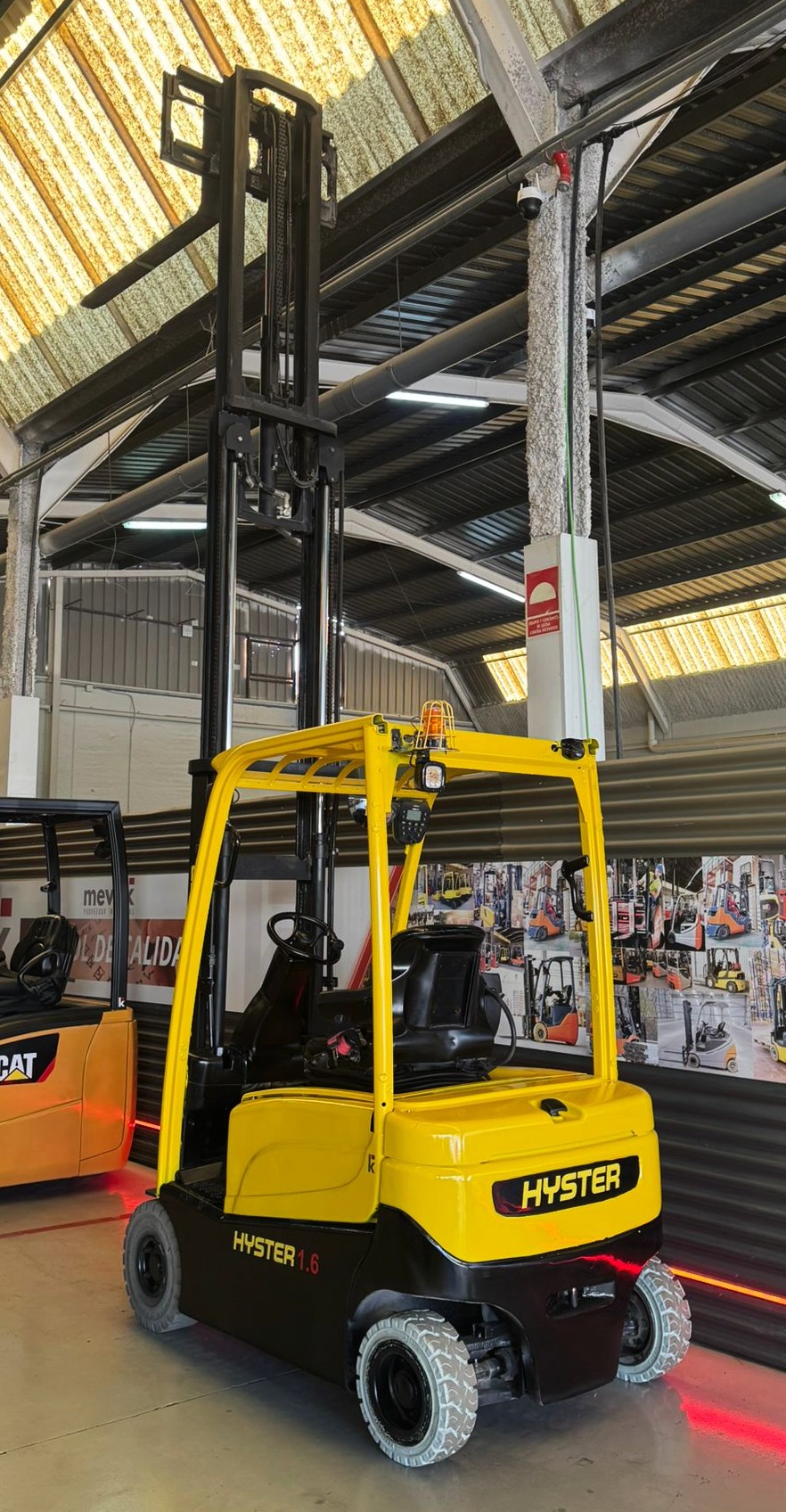 CARRETILLA ELEVADORA USADA BATERIA 92% VERIFICADA POR LEVATIO - Imagen 6