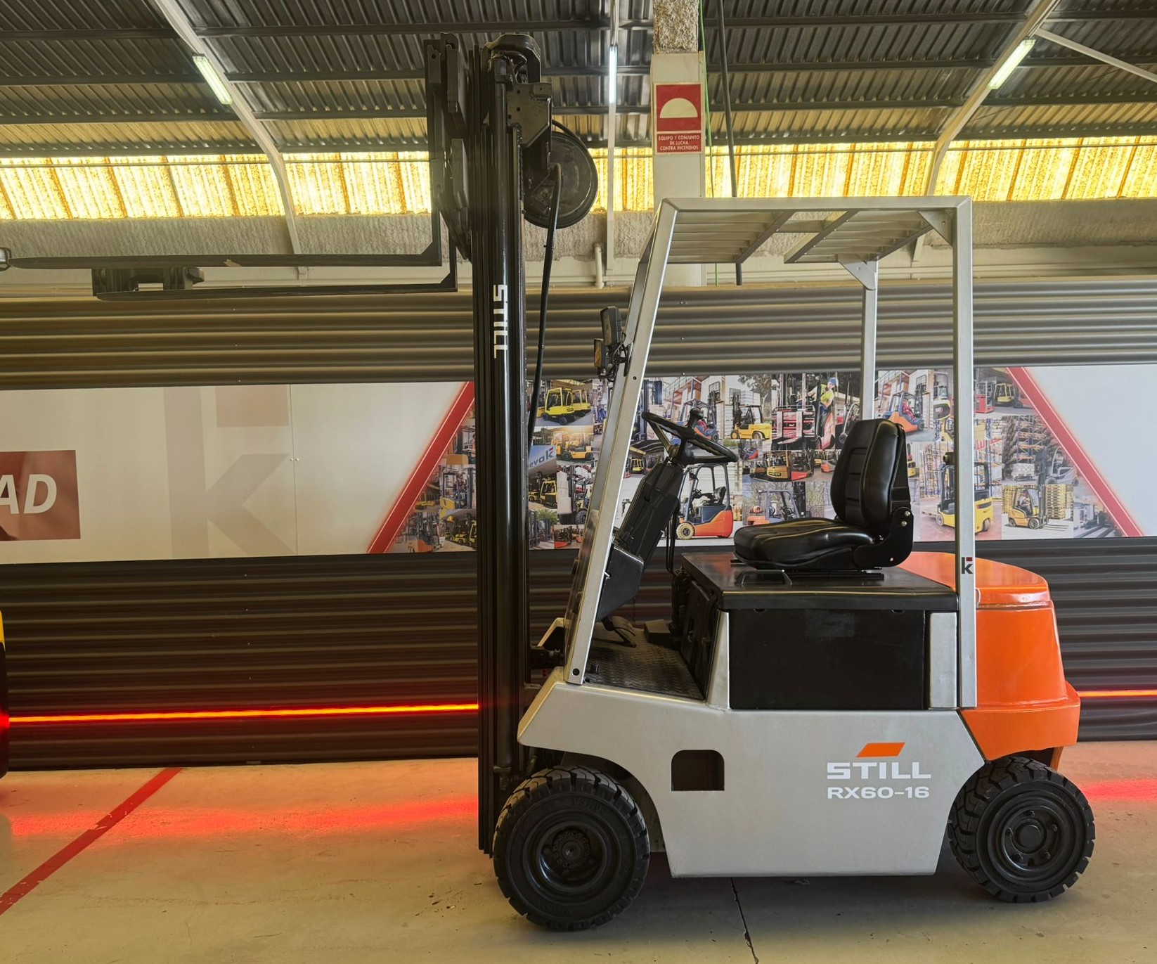 CARRETILLA ELEVADORA OCASION BATERIA NUEVA - Imagen 4