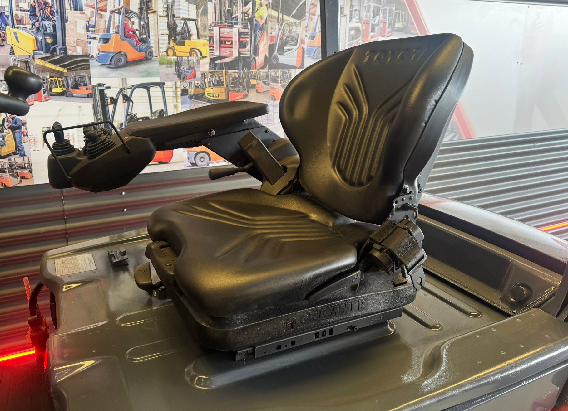 CARRETILLA ELEVADORA TOYOTA USADA BATERIA 90% VERIFICADA POR LEVATIO - Imagen 9