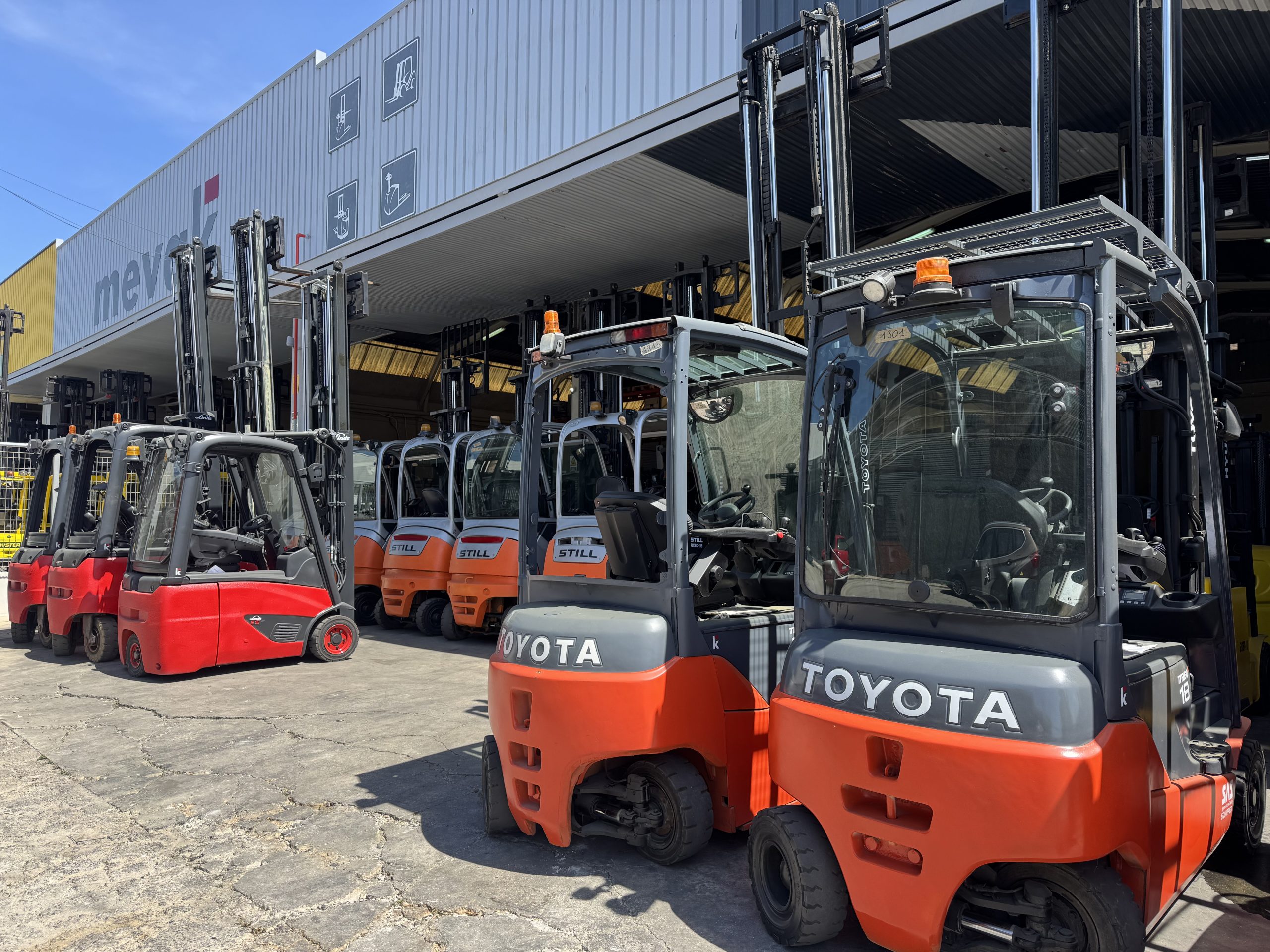 Carretilla elevadora Toyota usada disponible en MEVAK
